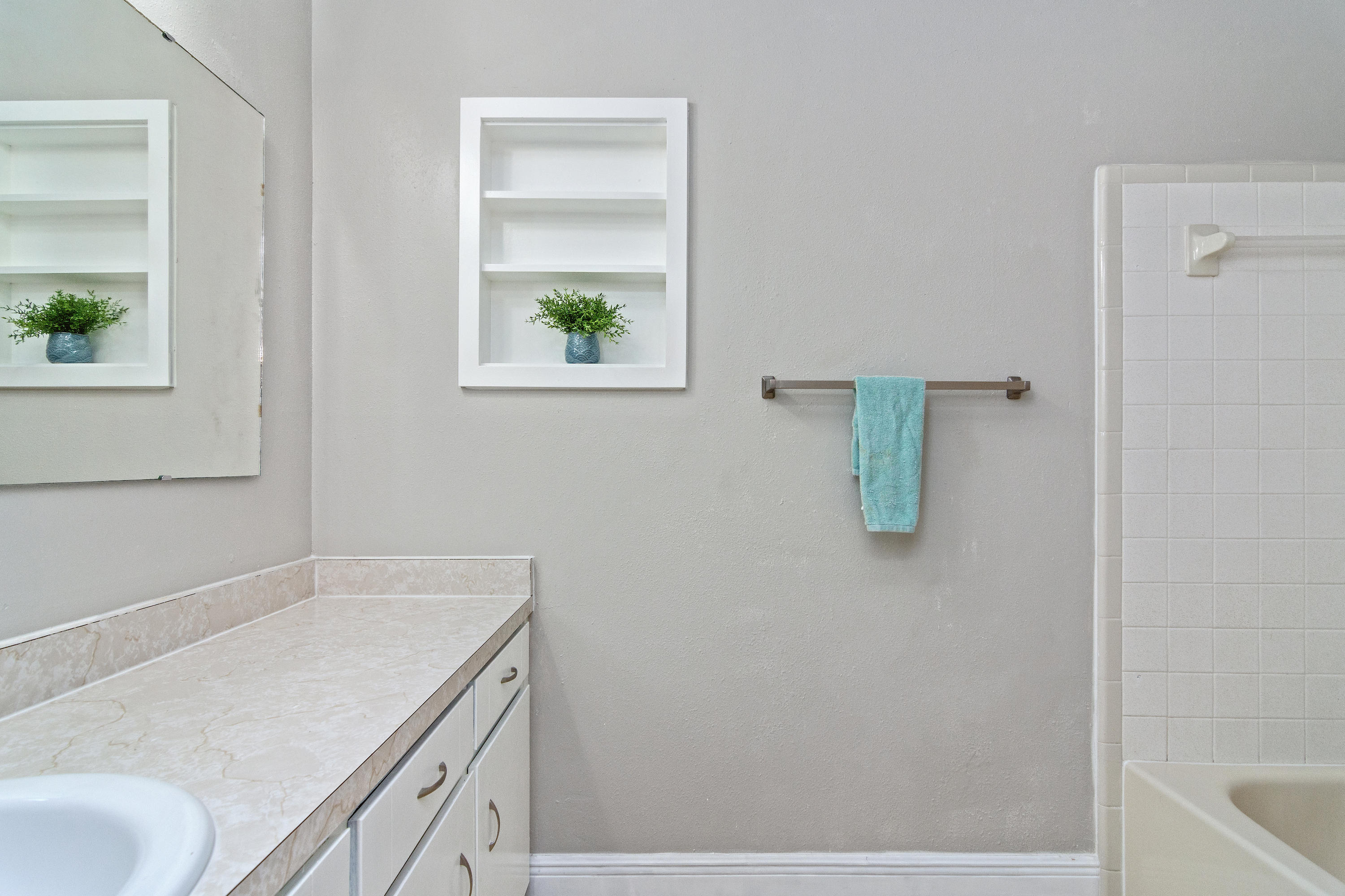 CRESTVIEW (231100.00) - Residential