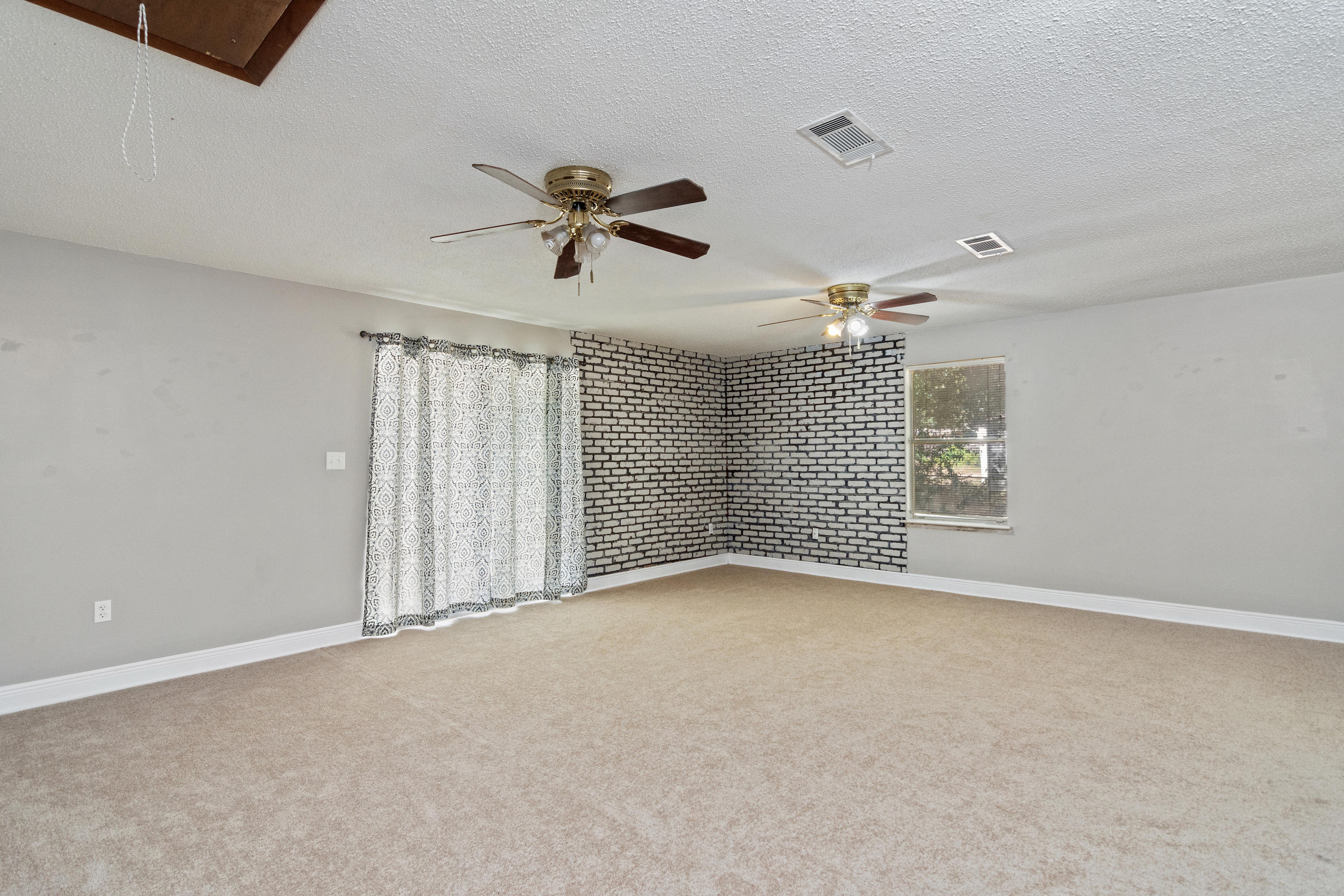 CRESTVIEW (231100.00) - Residential