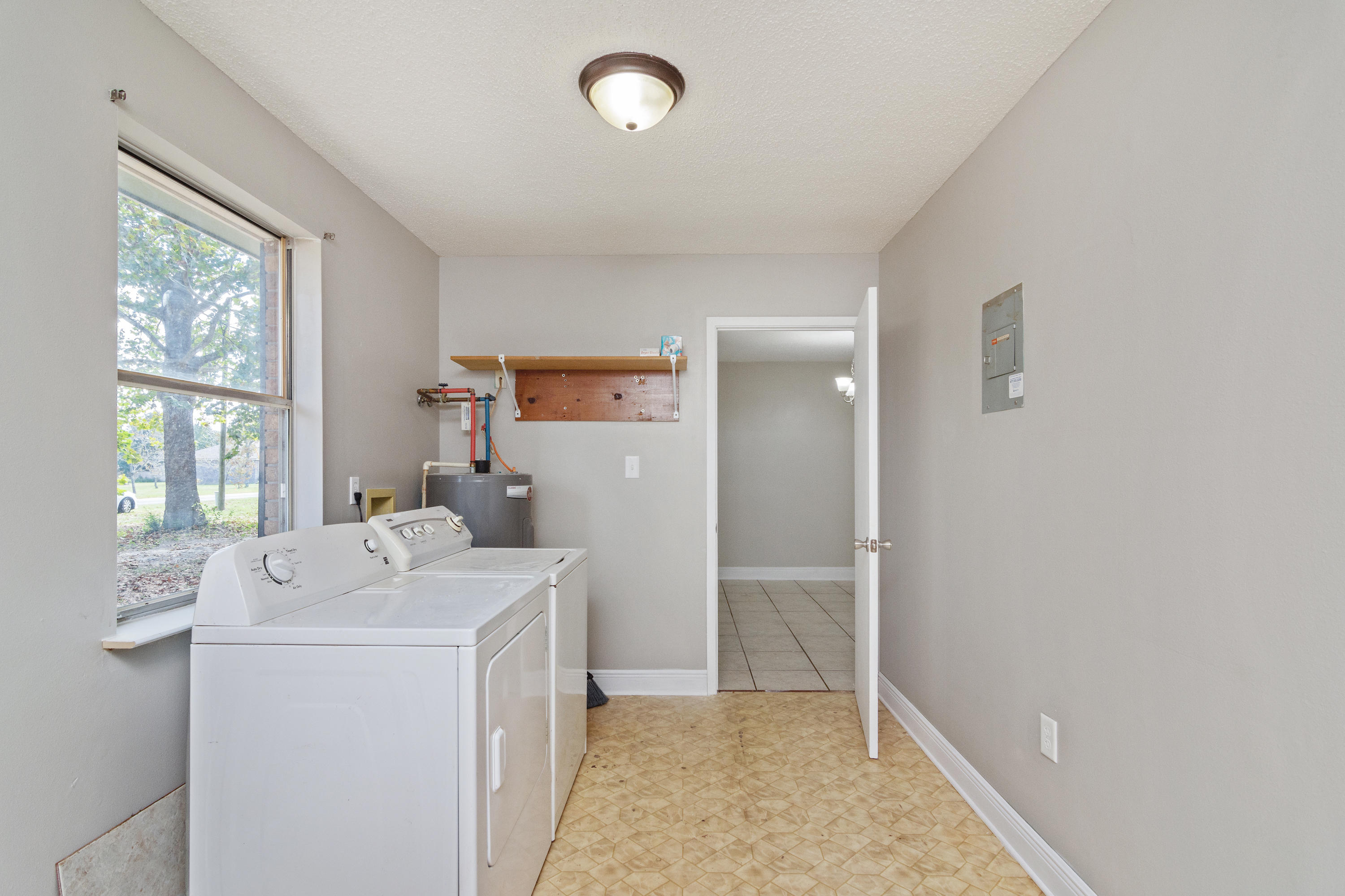 CRESTVIEW (231100.00) - Residential