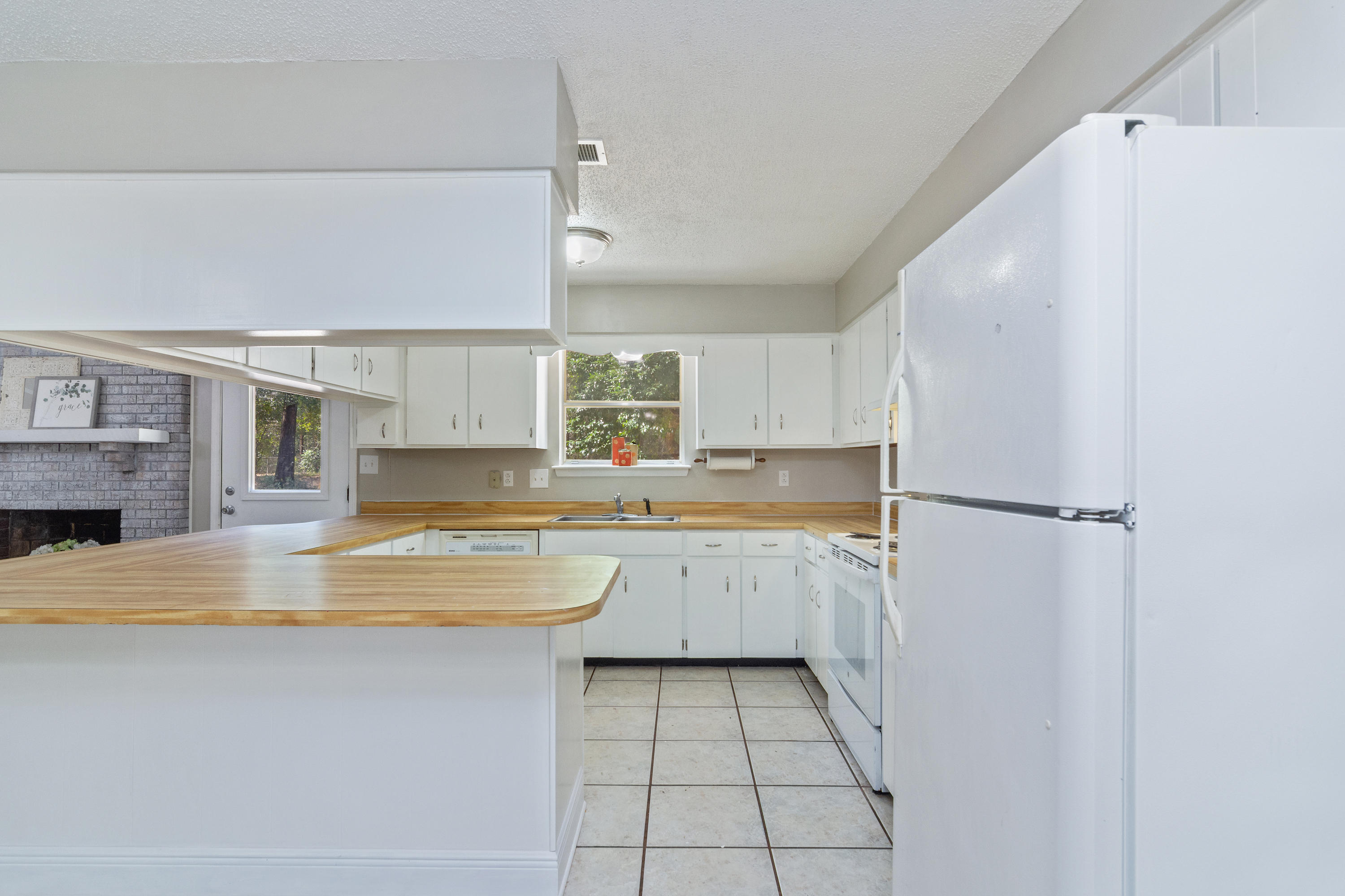 CRESTVIEW (231100.00) - Residential