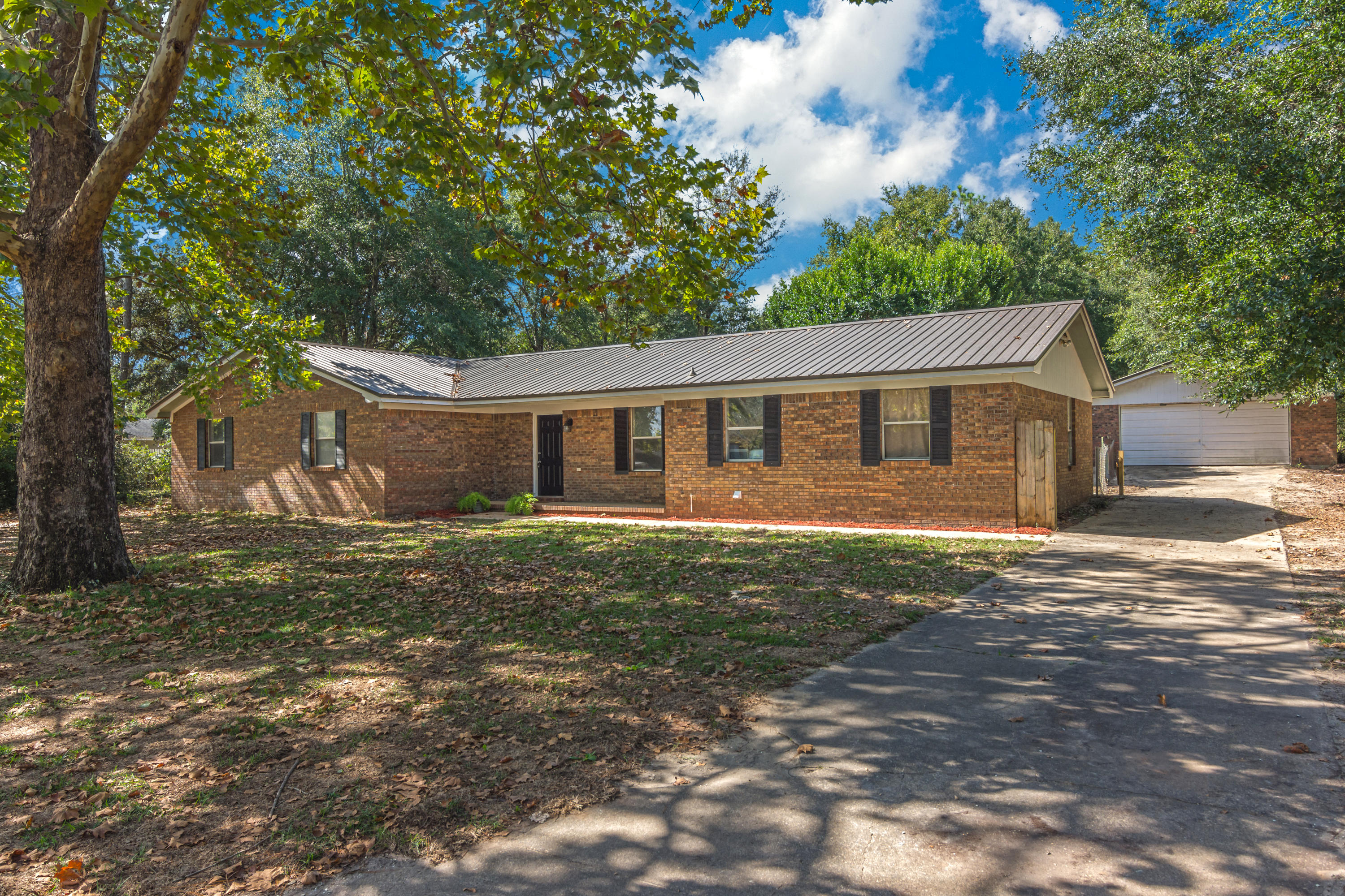 CRESTVIEW (231100.00) - Residential