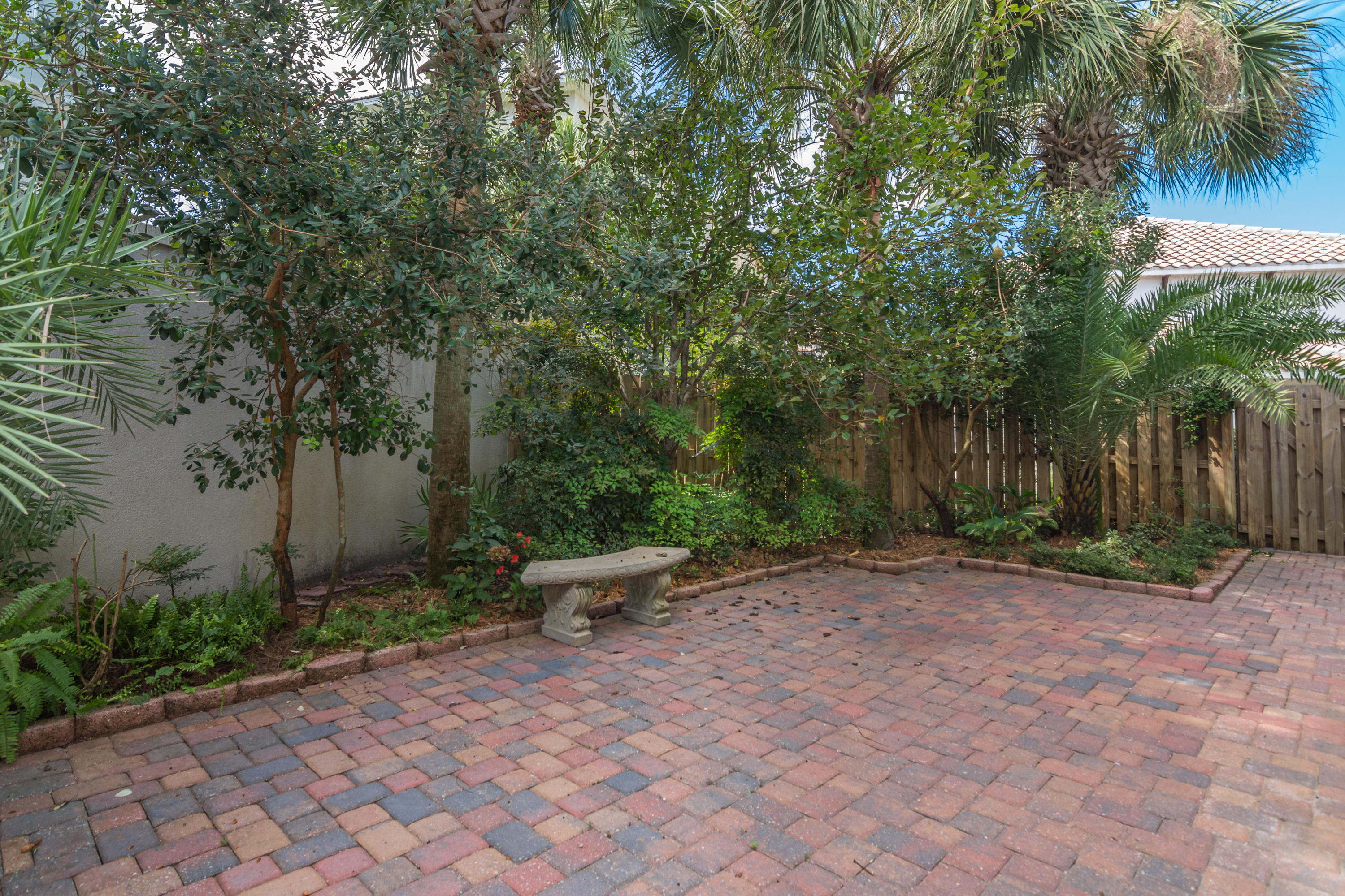 AVALON BEACH ESTATES - Residential