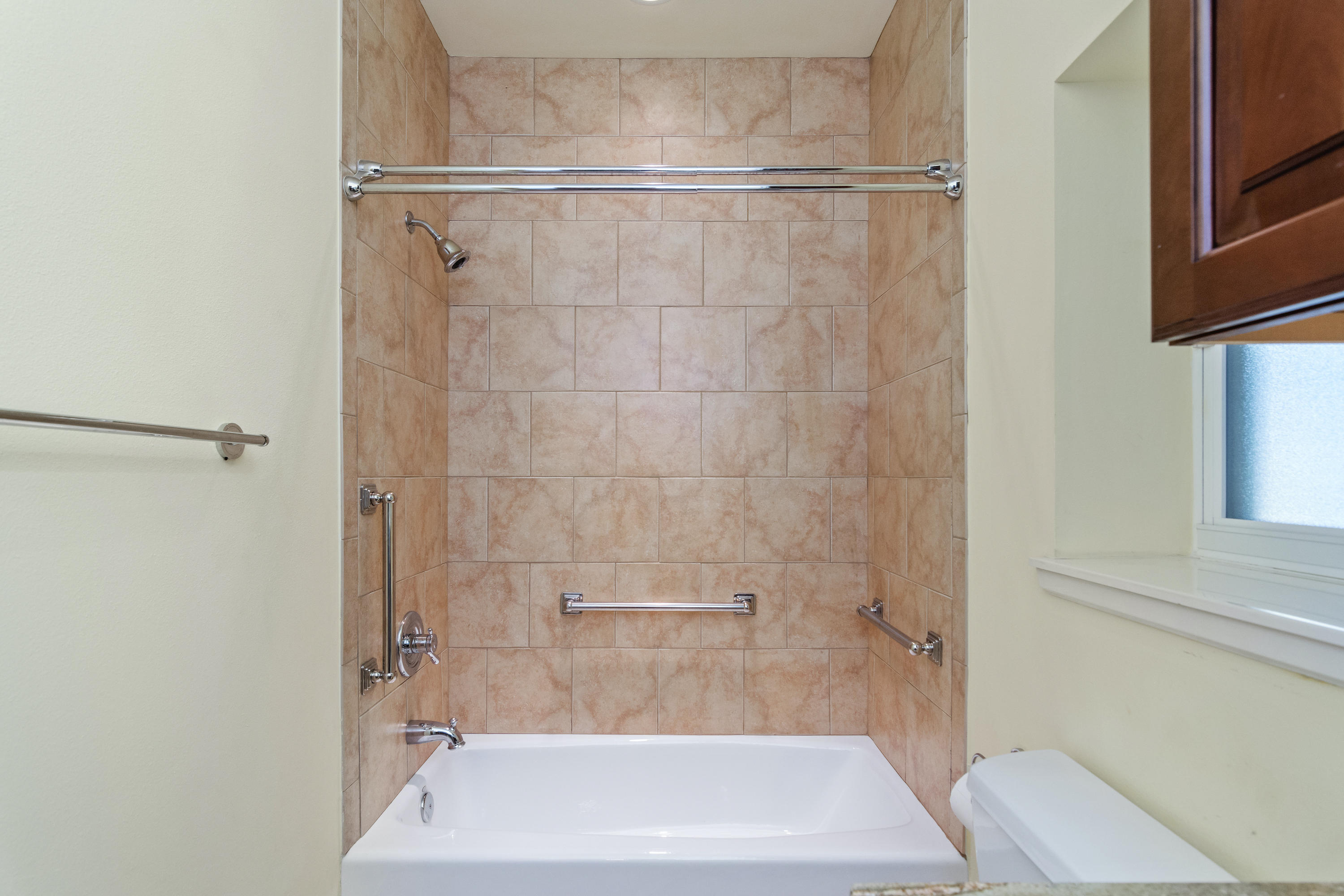 AVALON BEACH ESTATES - Residential