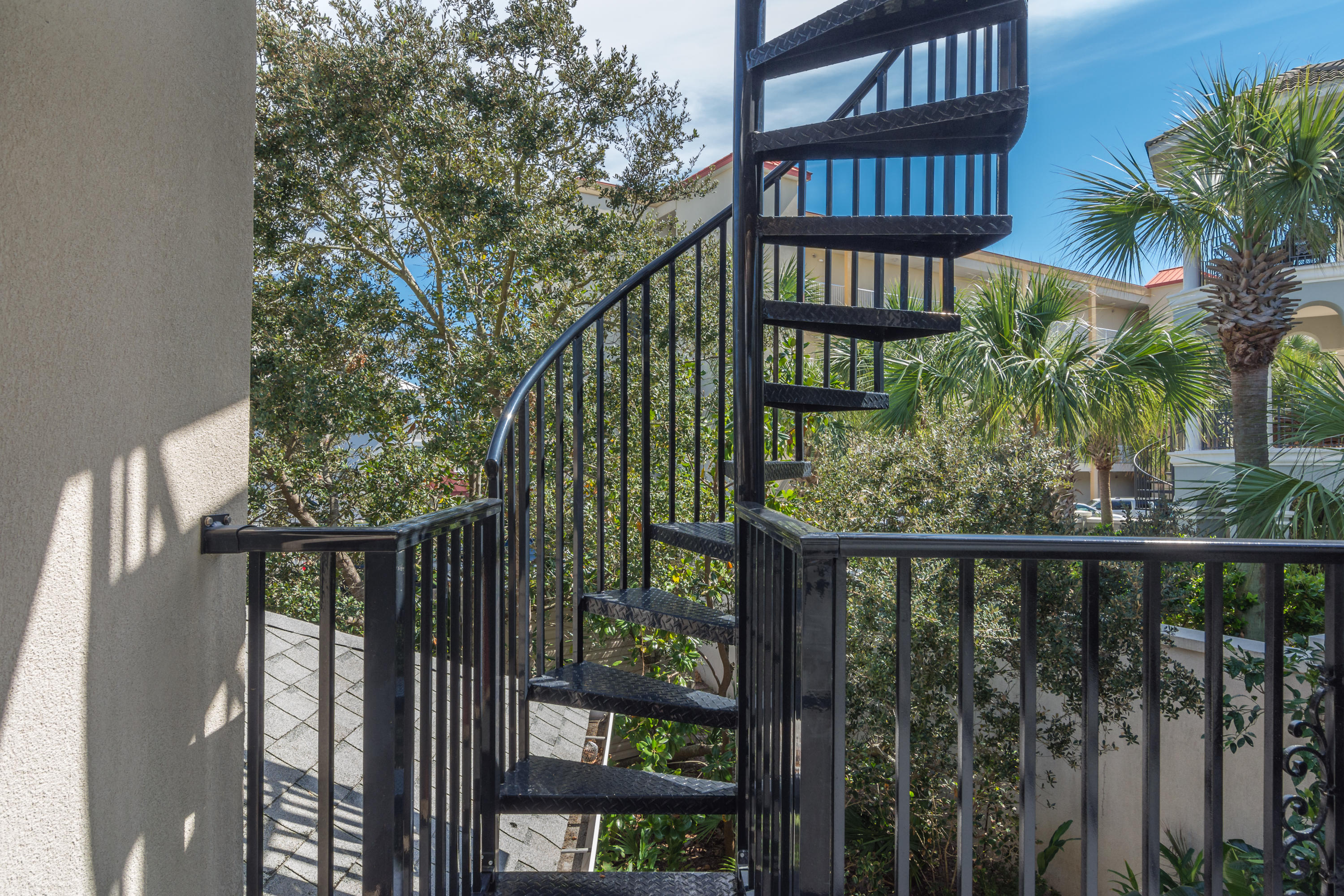 AVALON BEACH ESTATES - Residential