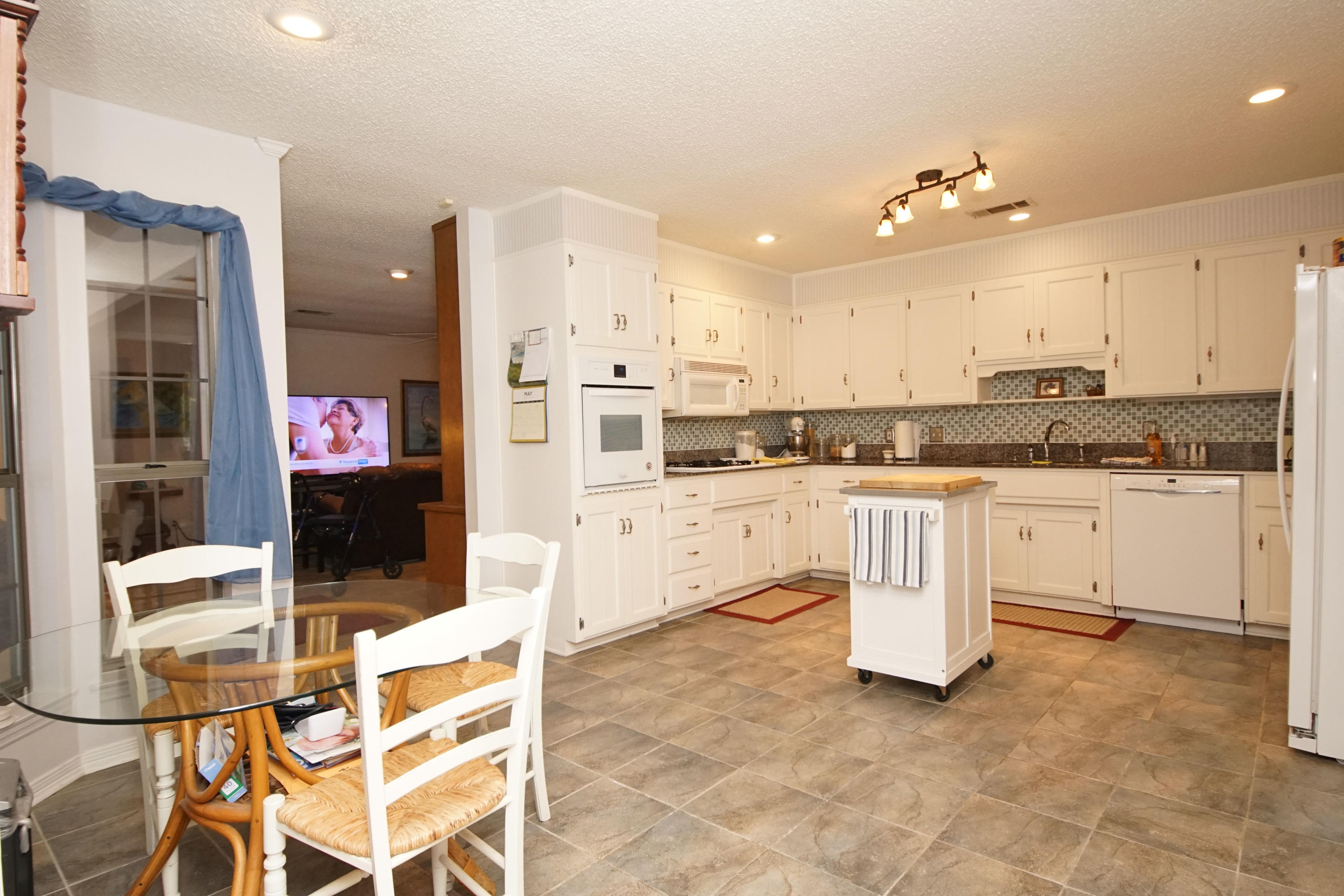 MARY ESTHER MANOR - Residential