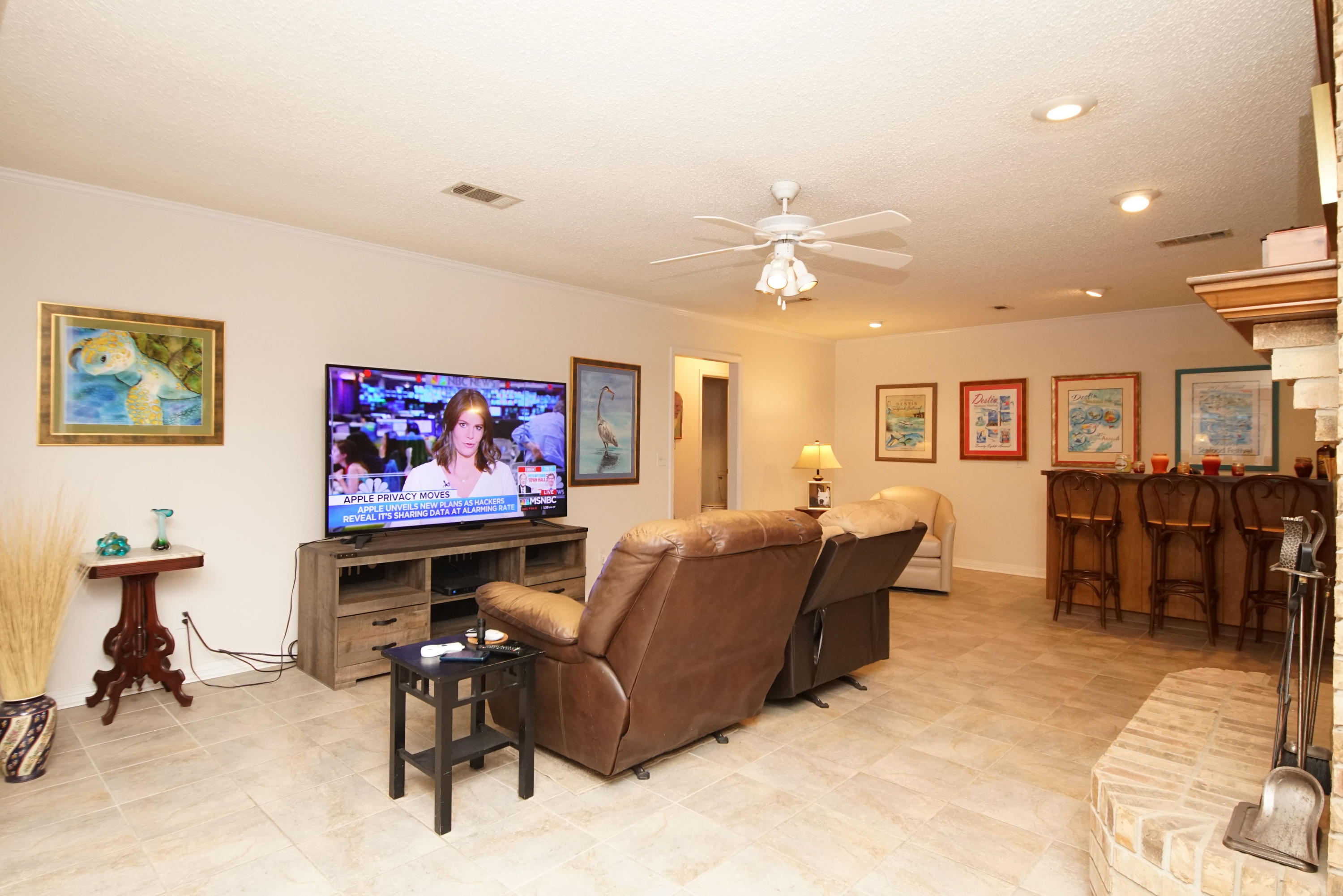 MARY ESTHER MANOR - Residential