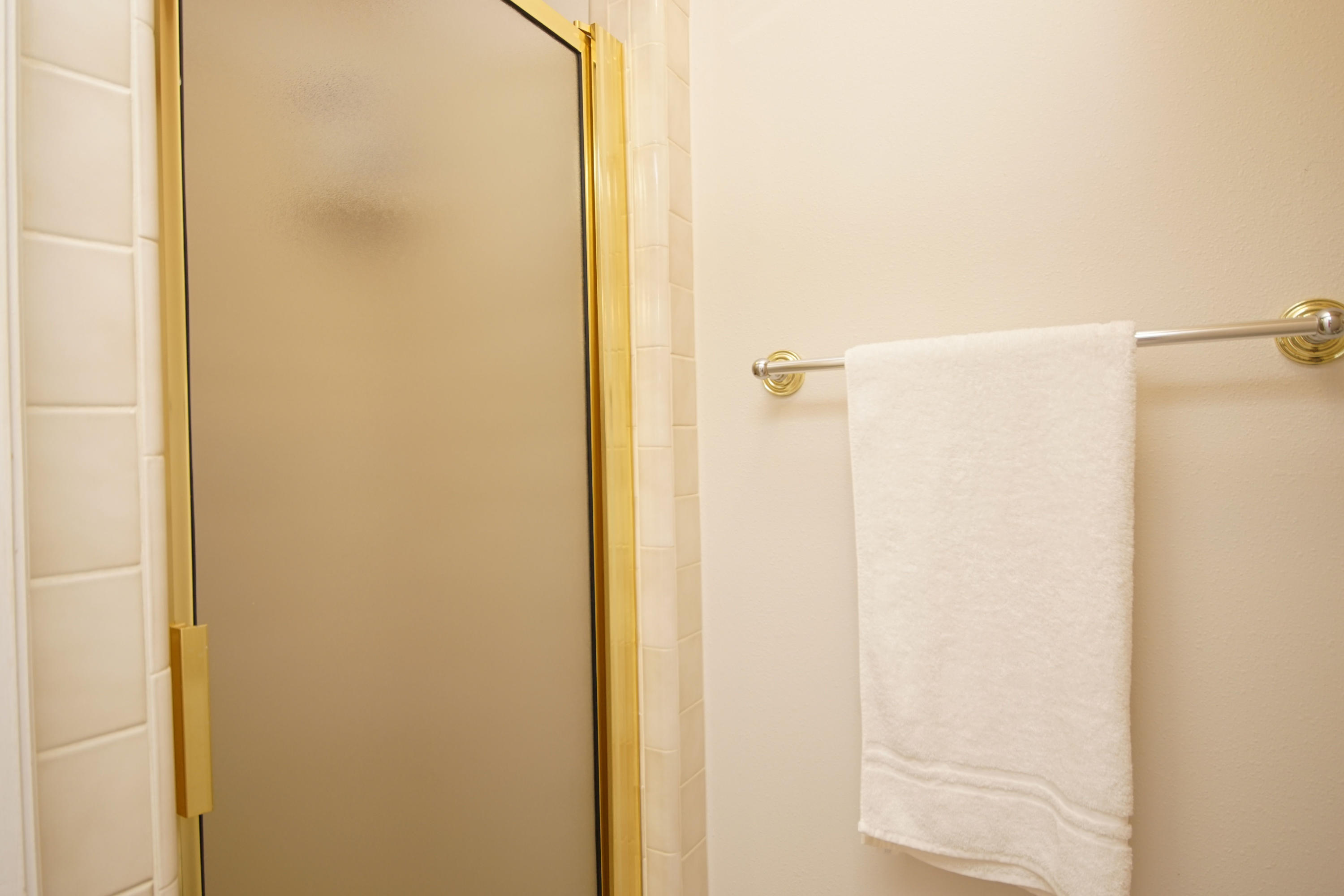 MARY ESTHER MANOR - Residential