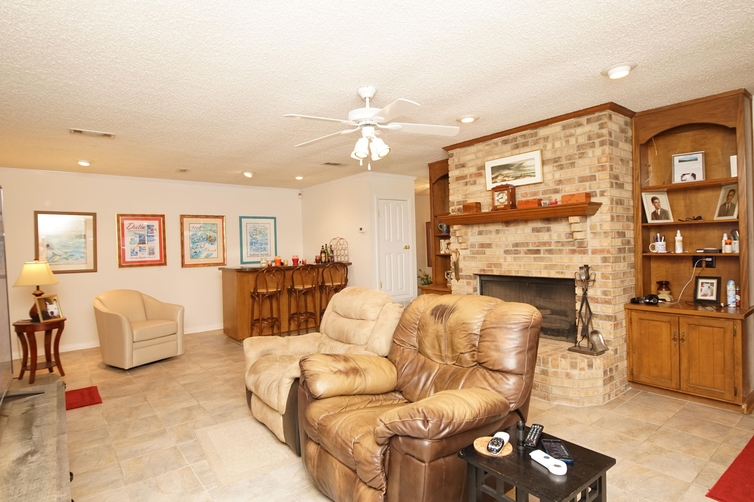 MARY ESTHER MANOR - Residential