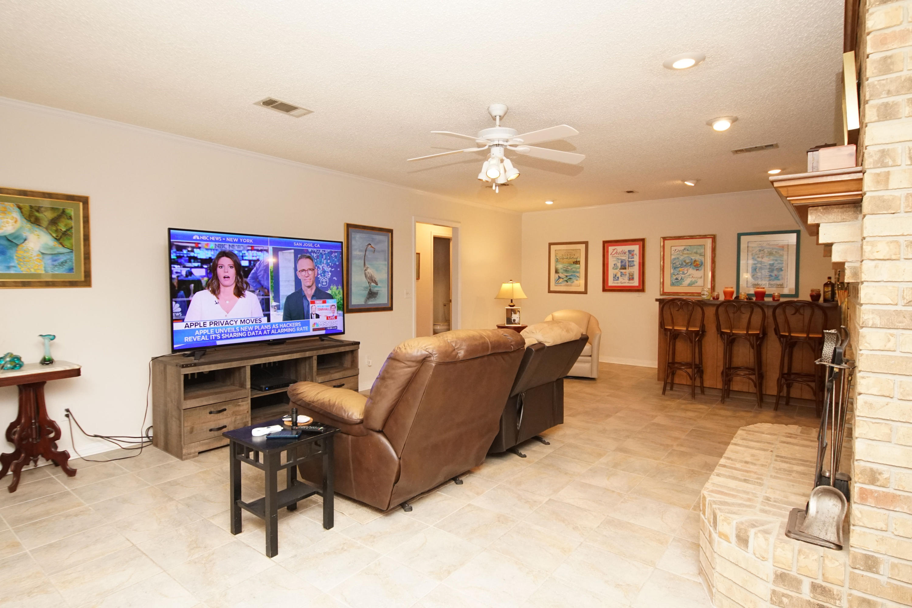 MARY ESTHER MANOR - Residential