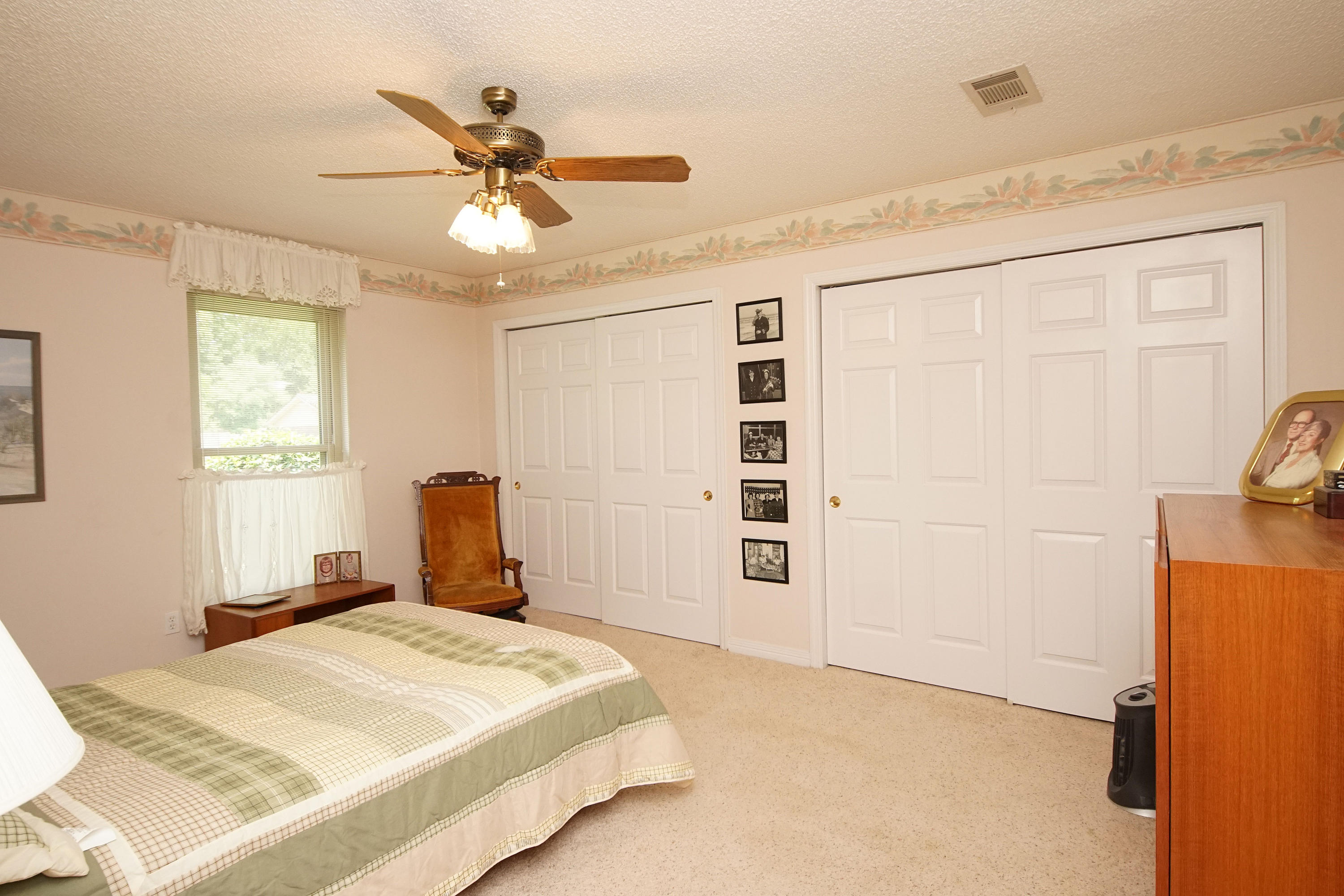 MARY ESTHER MANOR - Residential