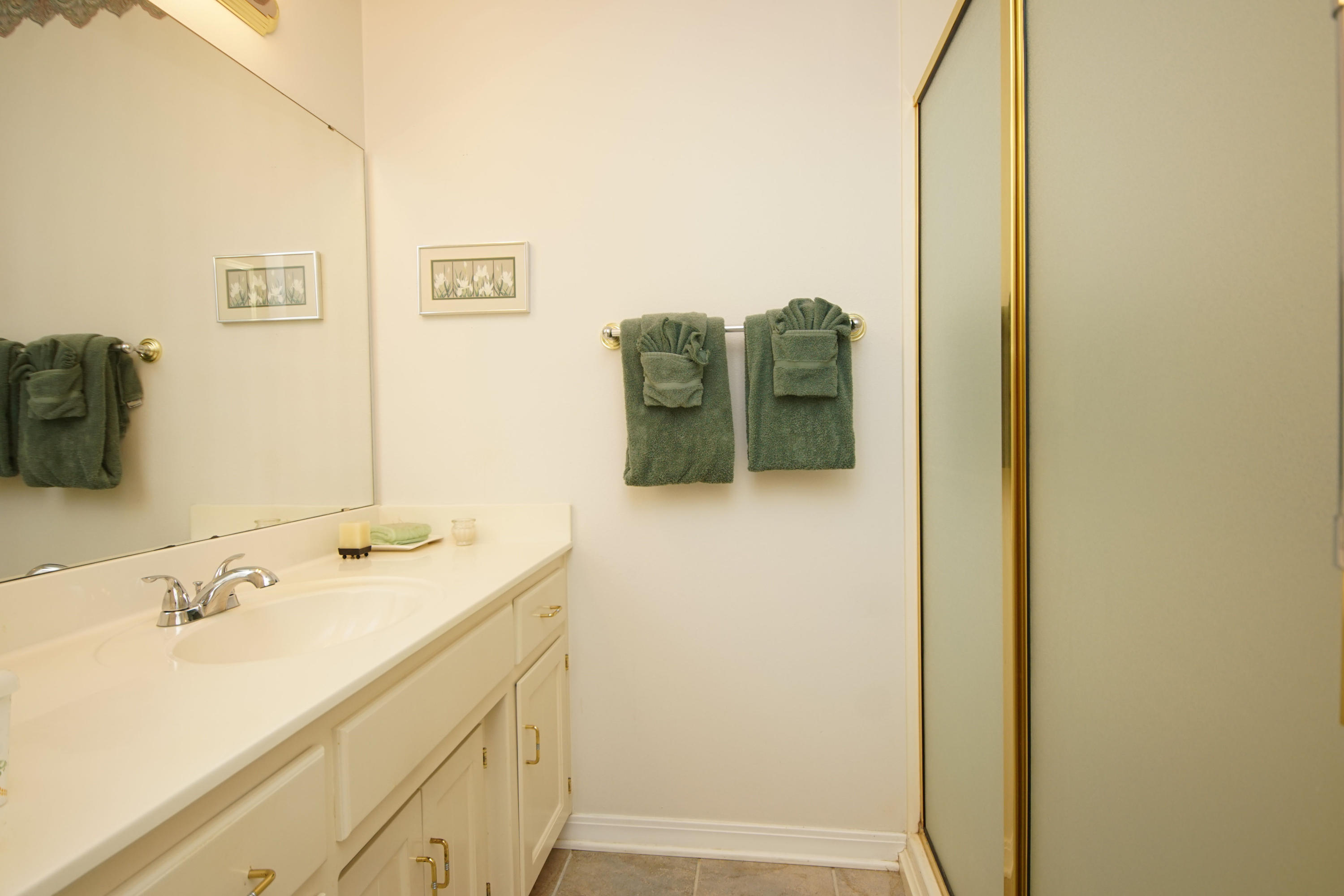 MARY ESTHER MANOR - Residential