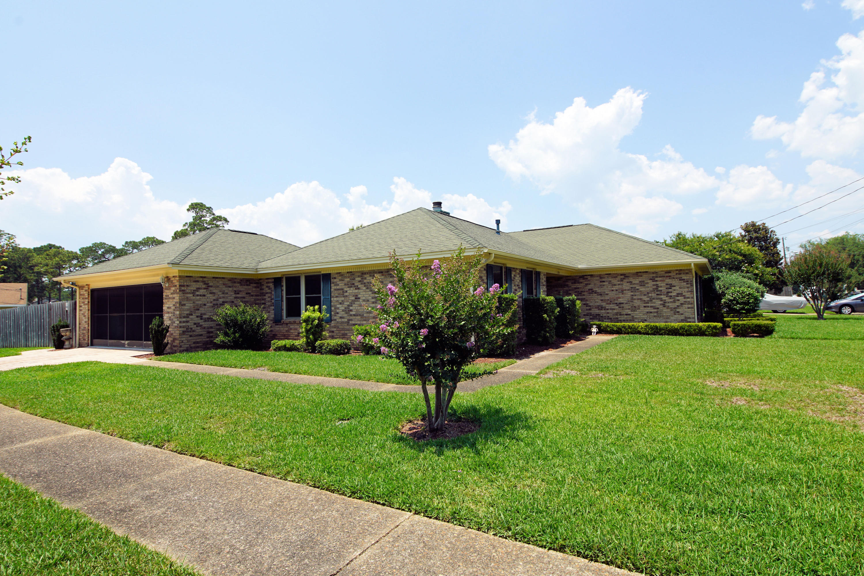 MARY ESTHER MANOR - Residential