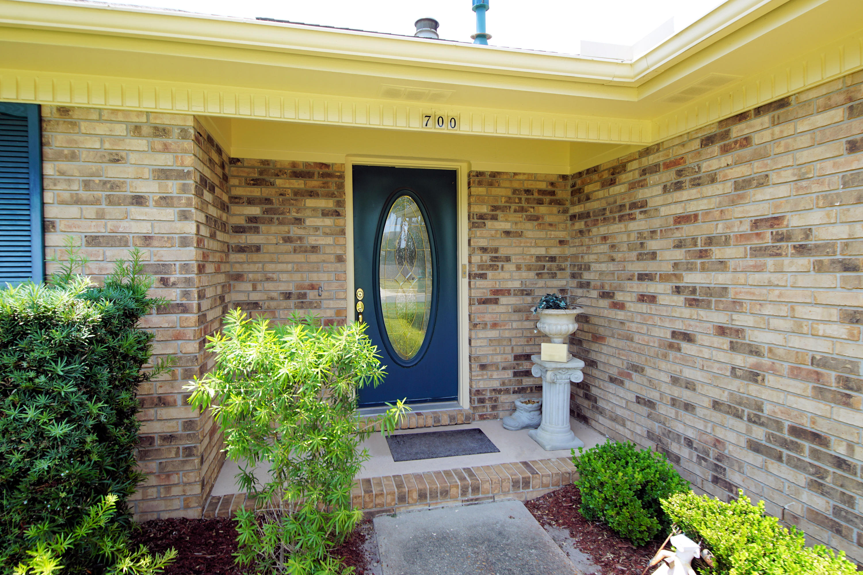 MARY ESTHER MANOR - Residential