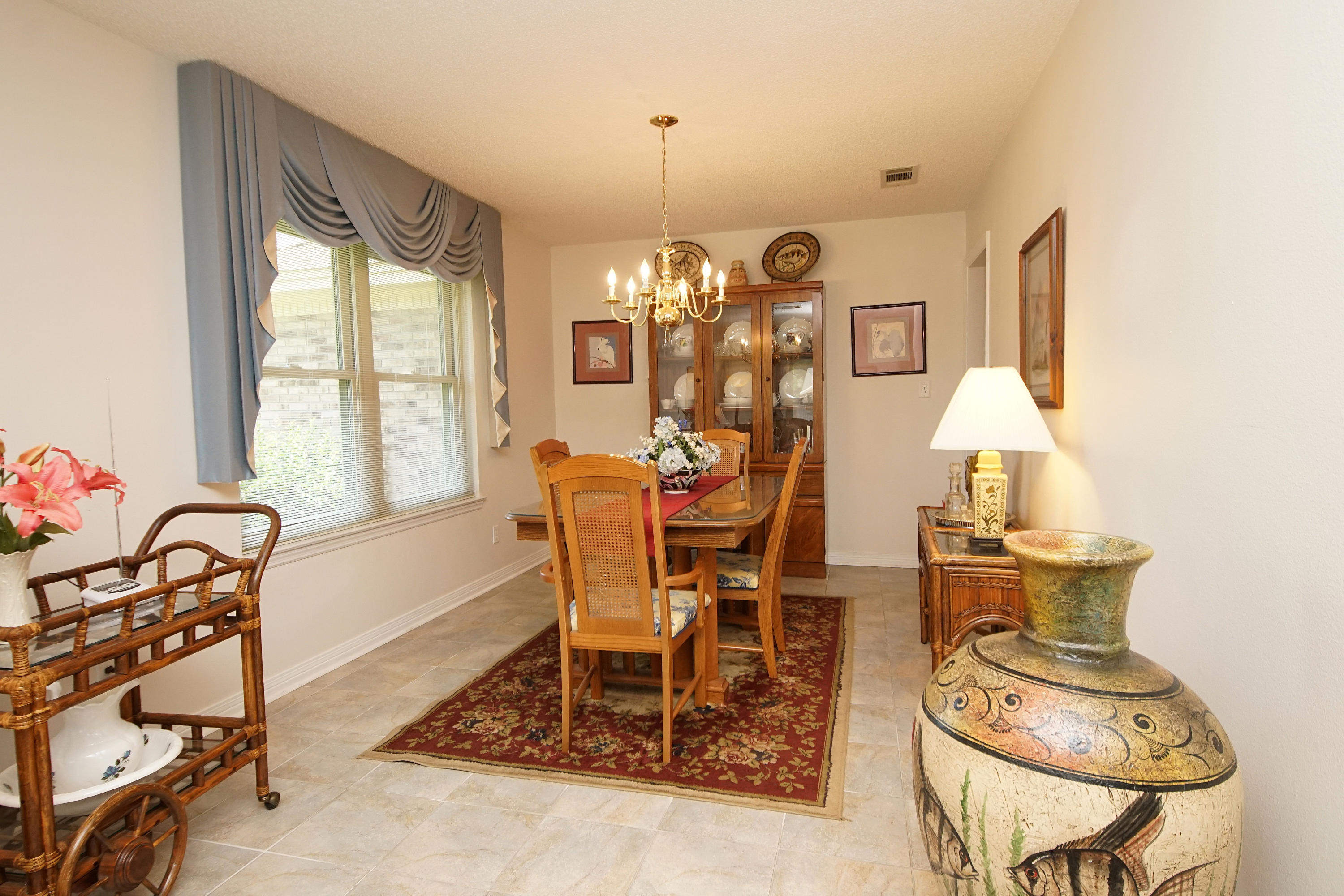 MARY ESTHER MANOR - Residential