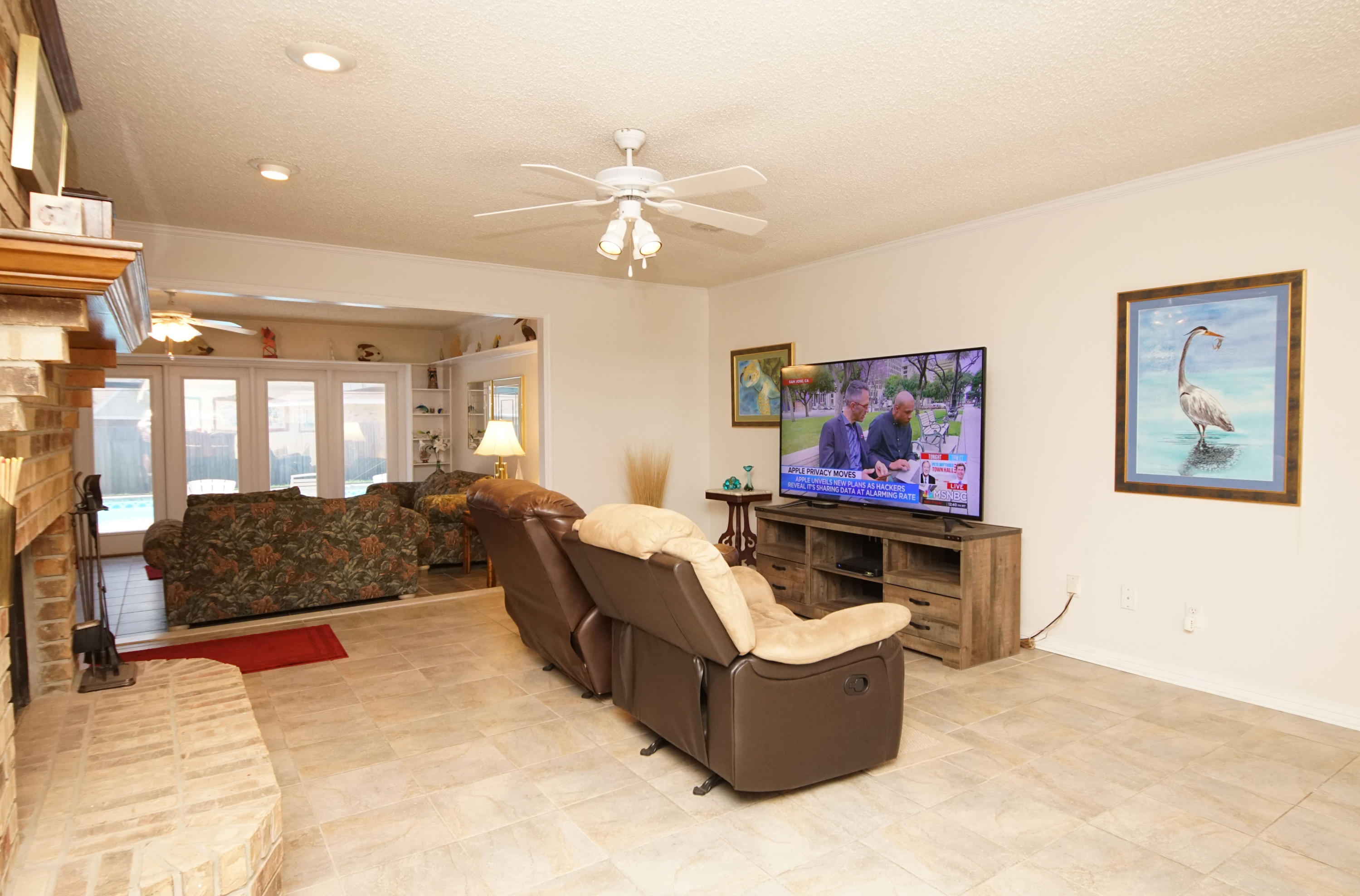 MARY ESTHER MANOR - Residential