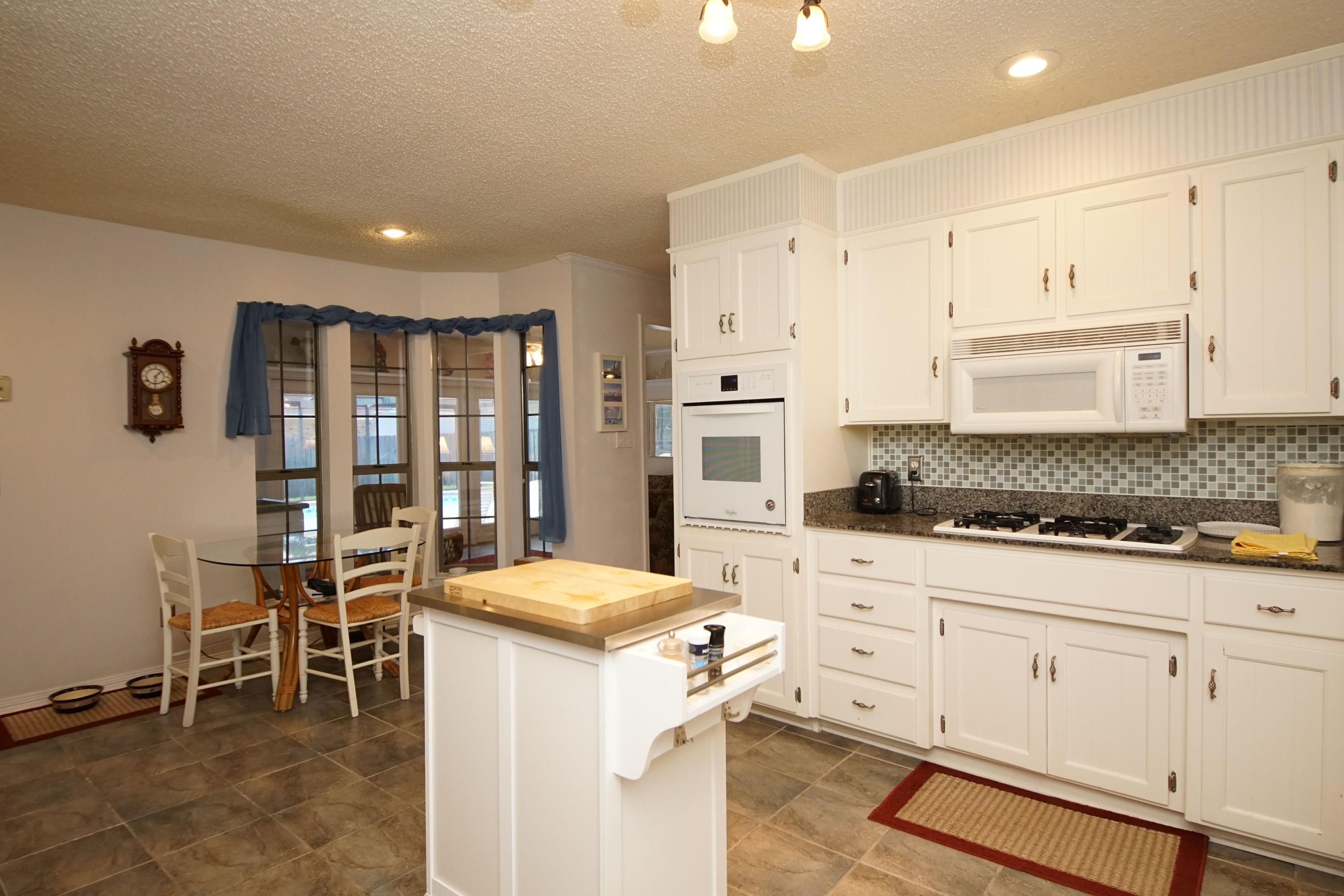 MARY ESTHER MANOR - Residential