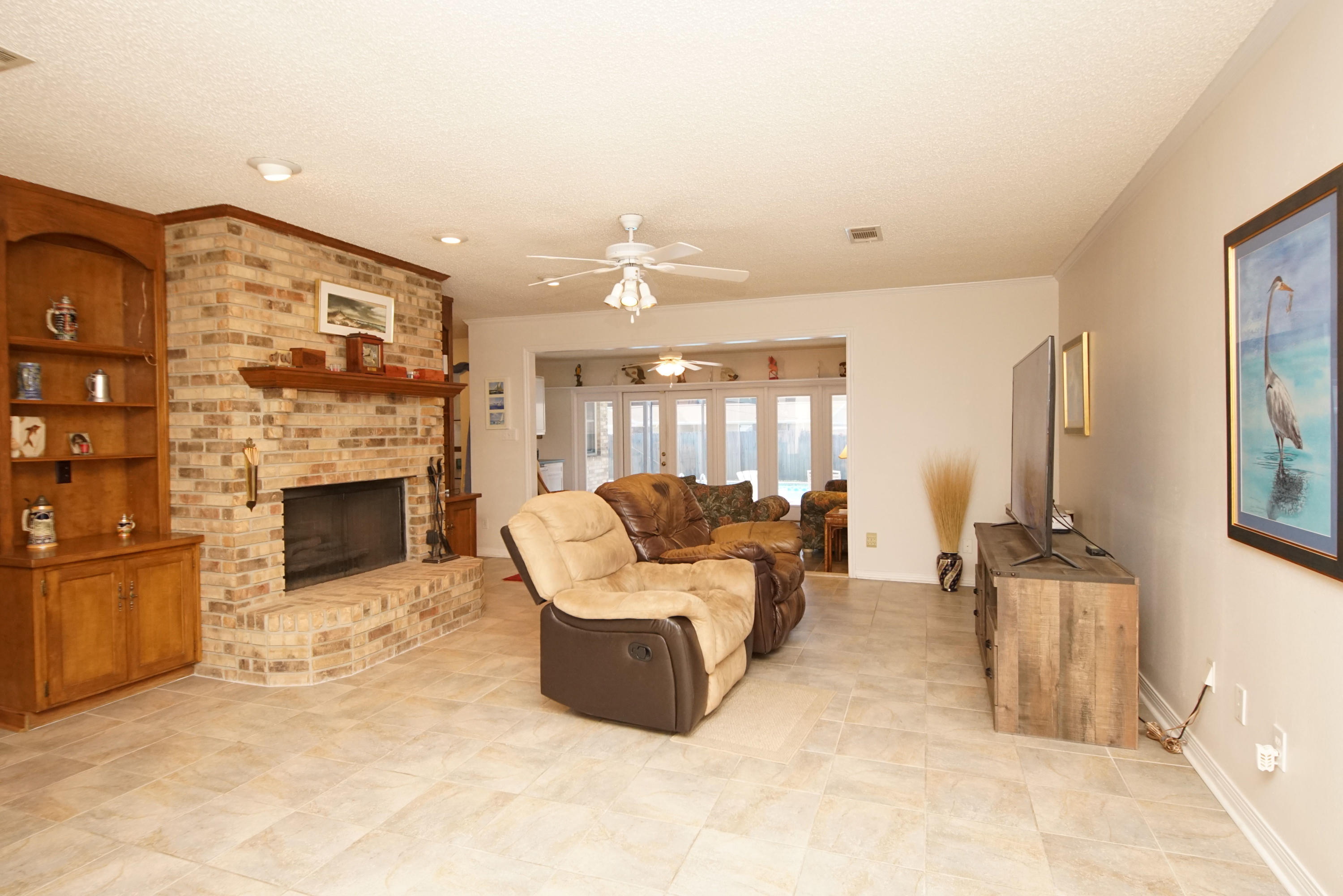 MARY ESTHER MANOR - Residential