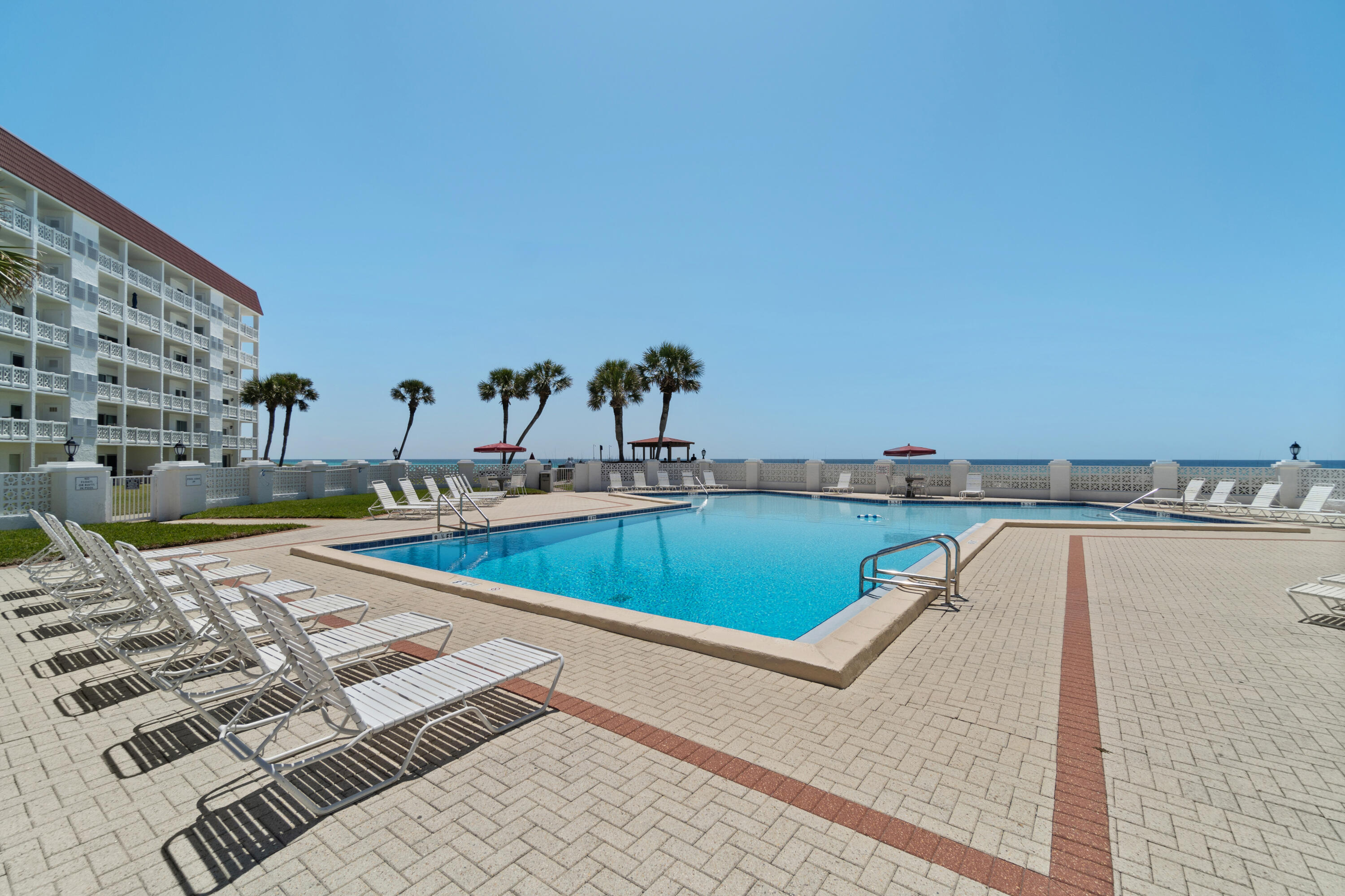 EL MATADOR CONDO - Residential