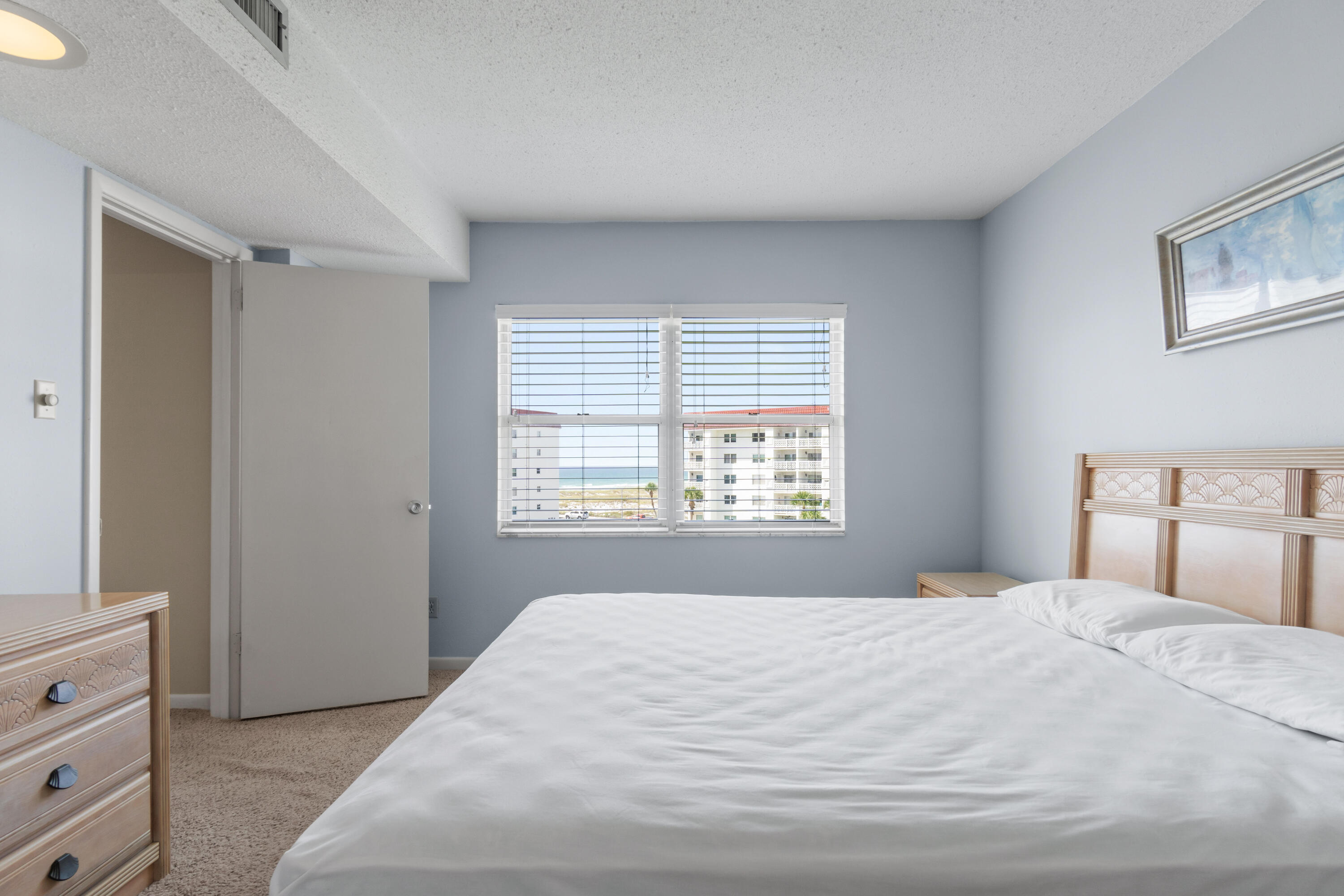 EL MATADOR CONDO - Residential