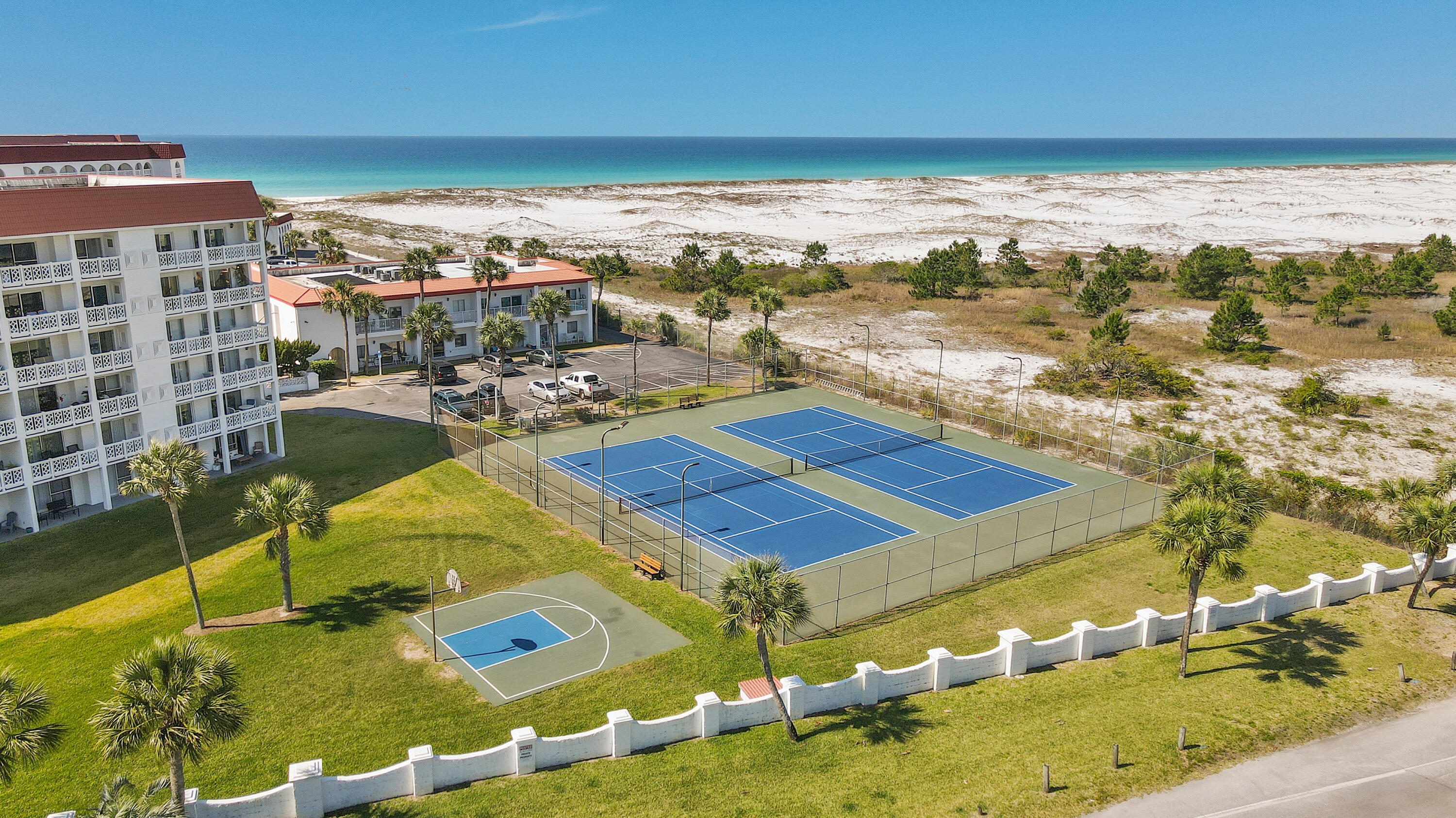 EL MATADOR CONDO - Residential