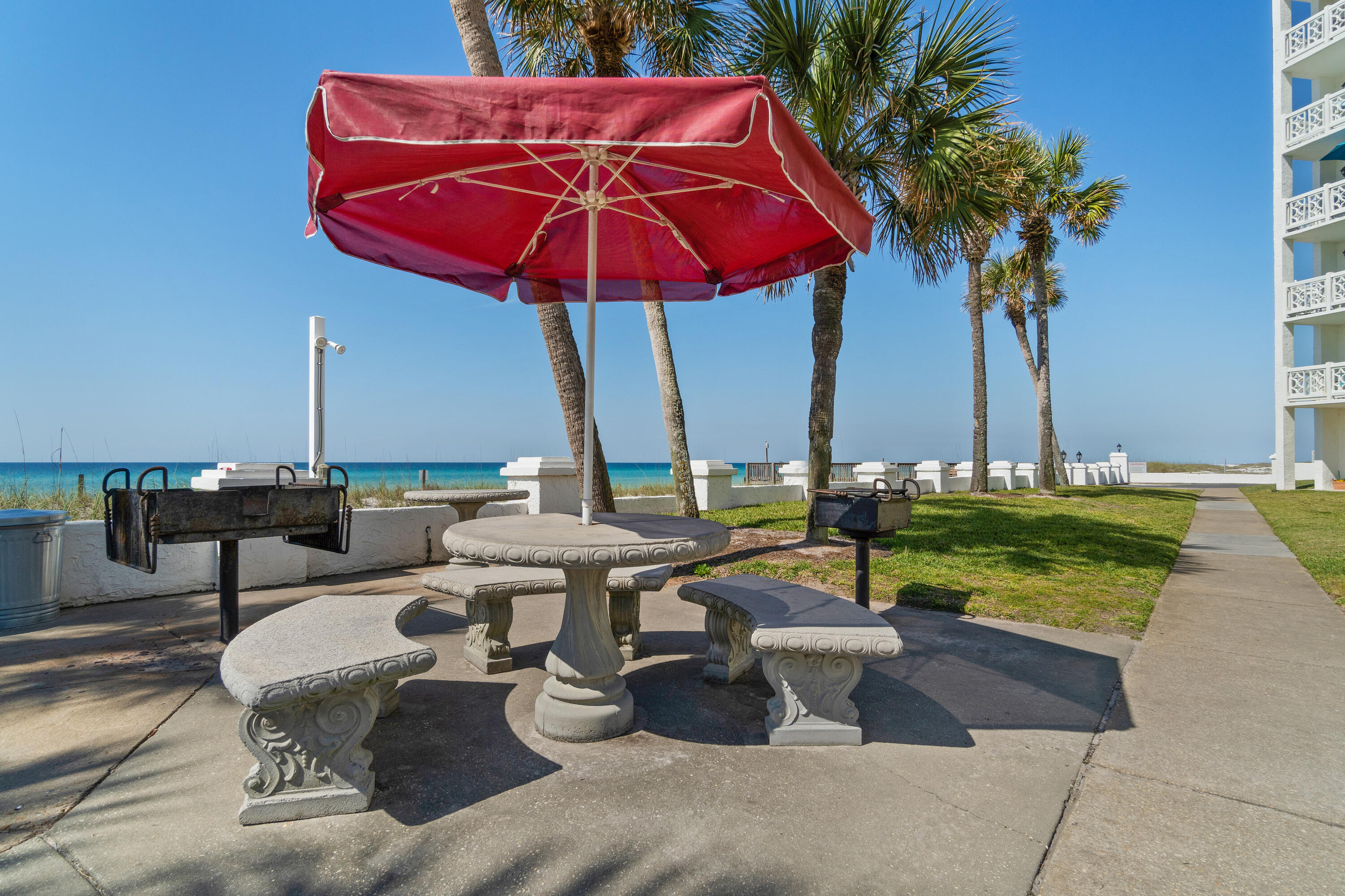 EL MATADOR CONDO - Residential