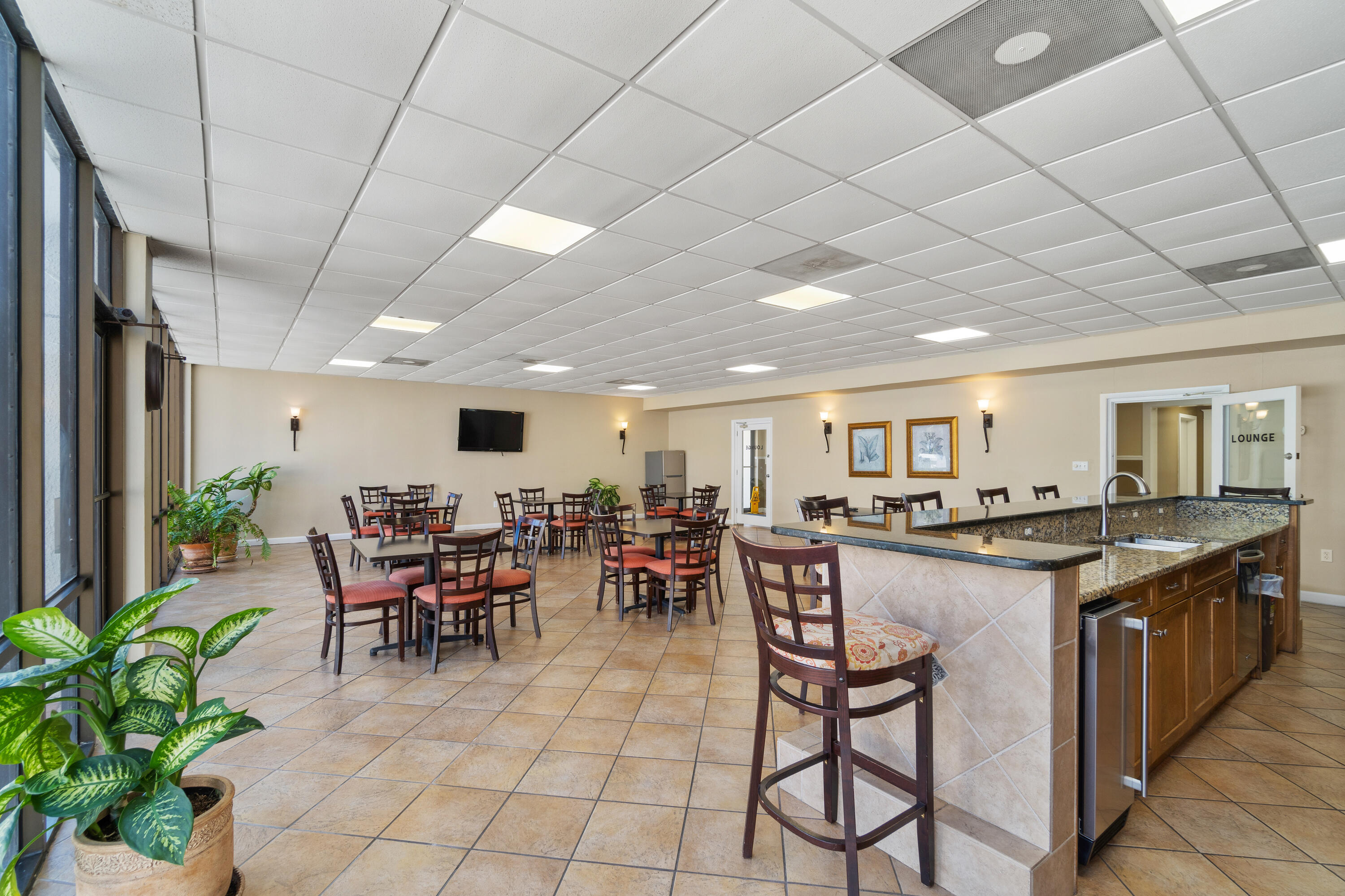 EL MATADOR CONDO - Residential