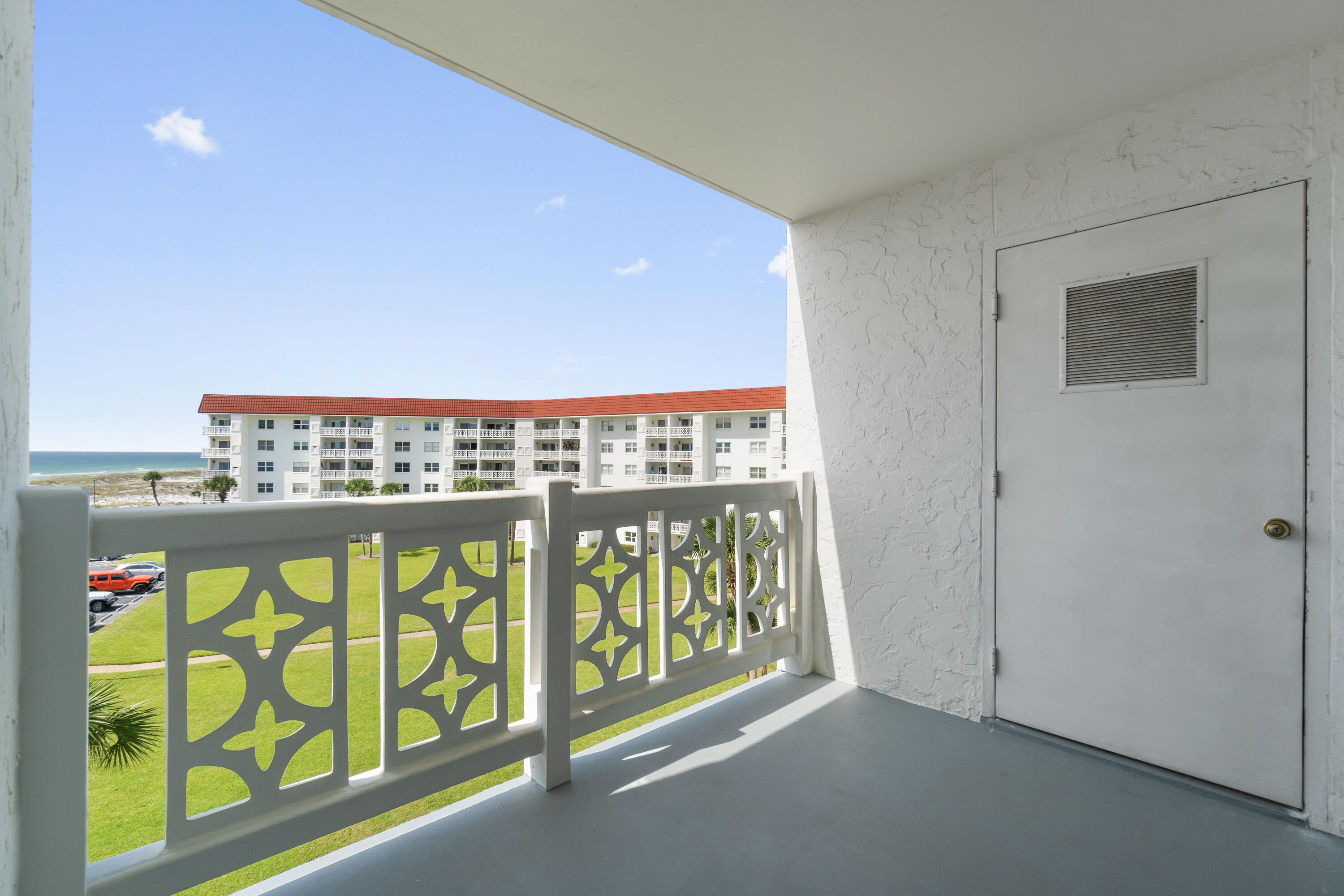 EL MATADOR CONDO - Residential