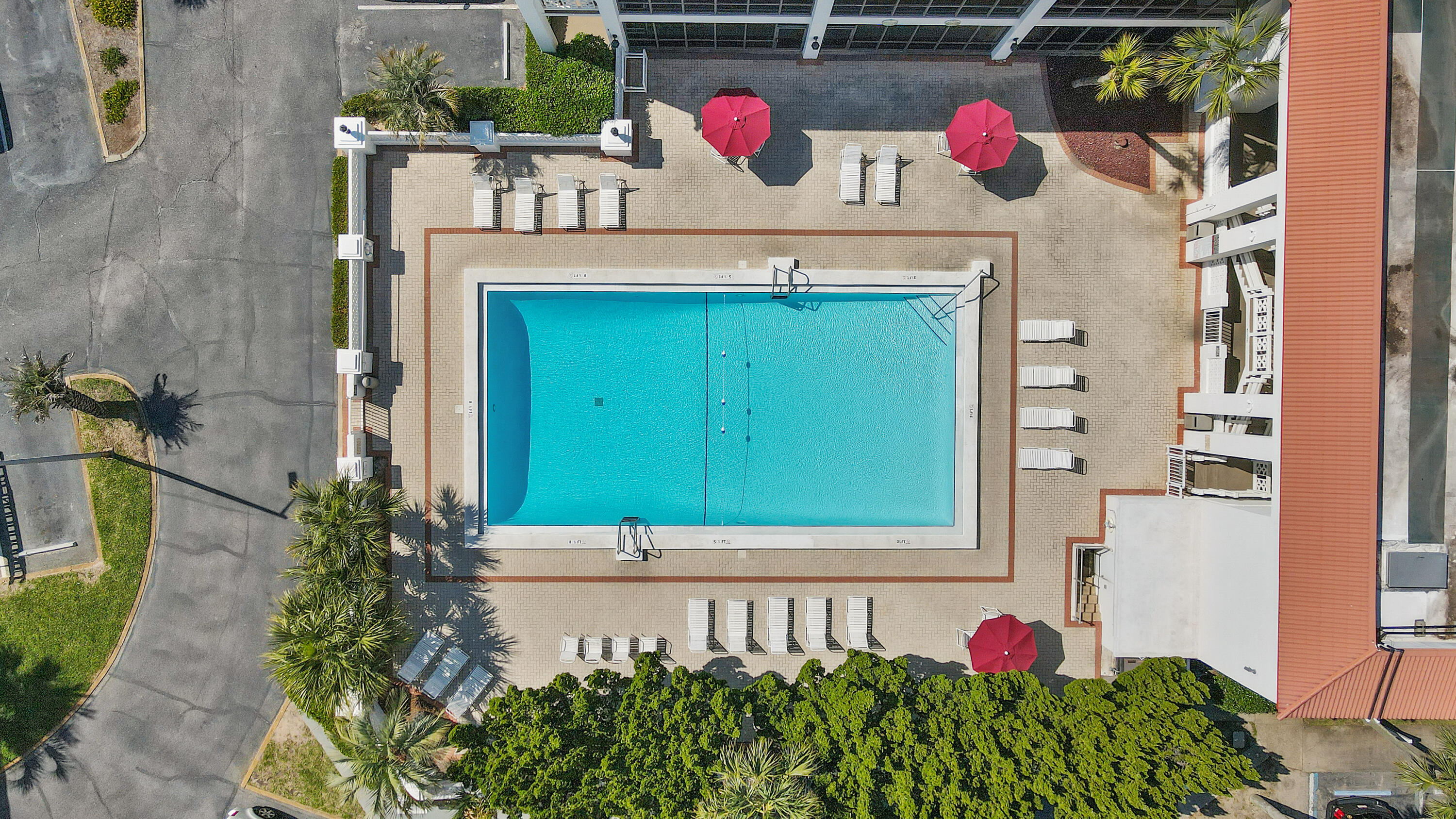 EL MATADOR CONDO - Residential