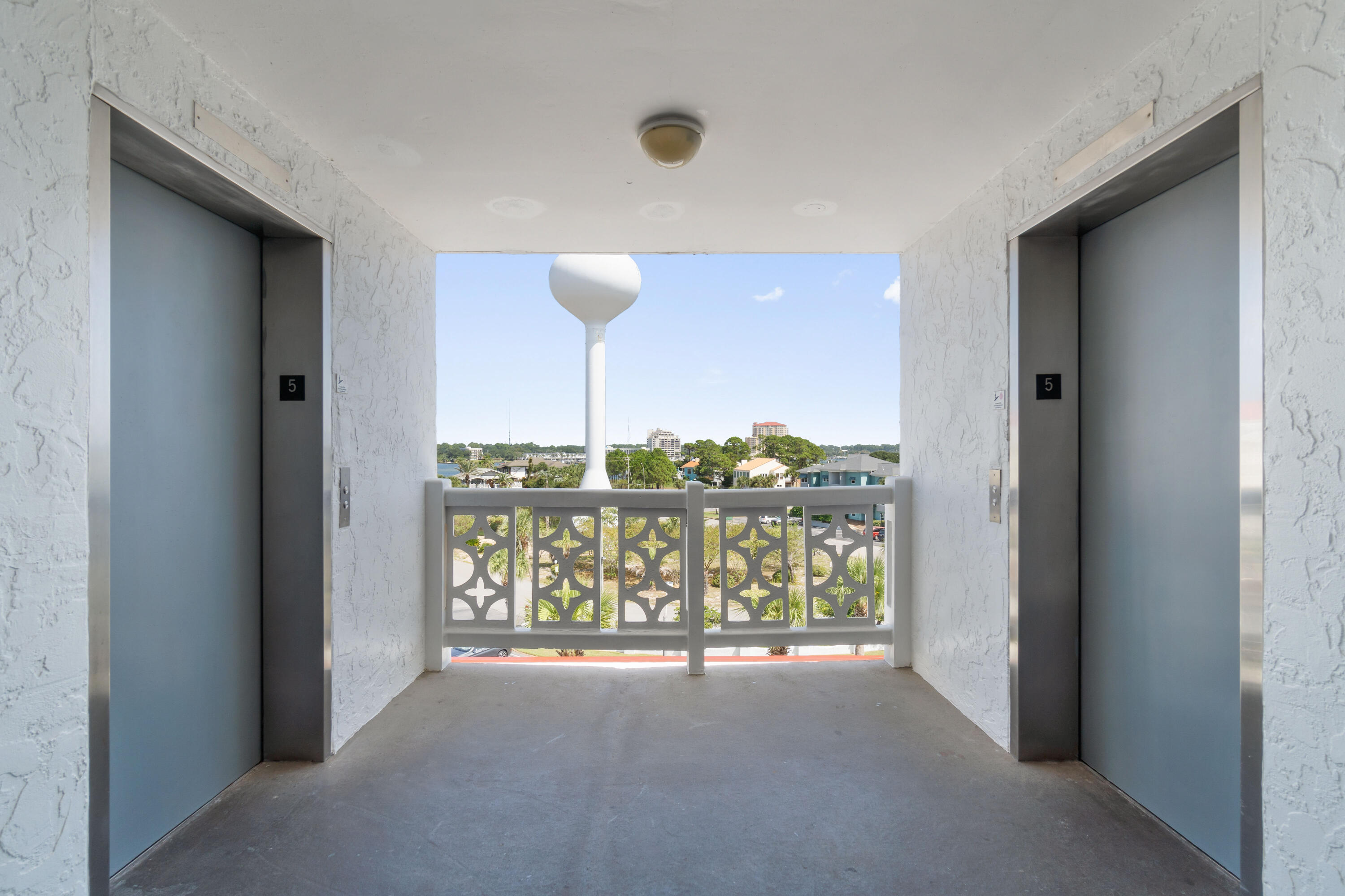 EL MATADOR CONDO - Residential