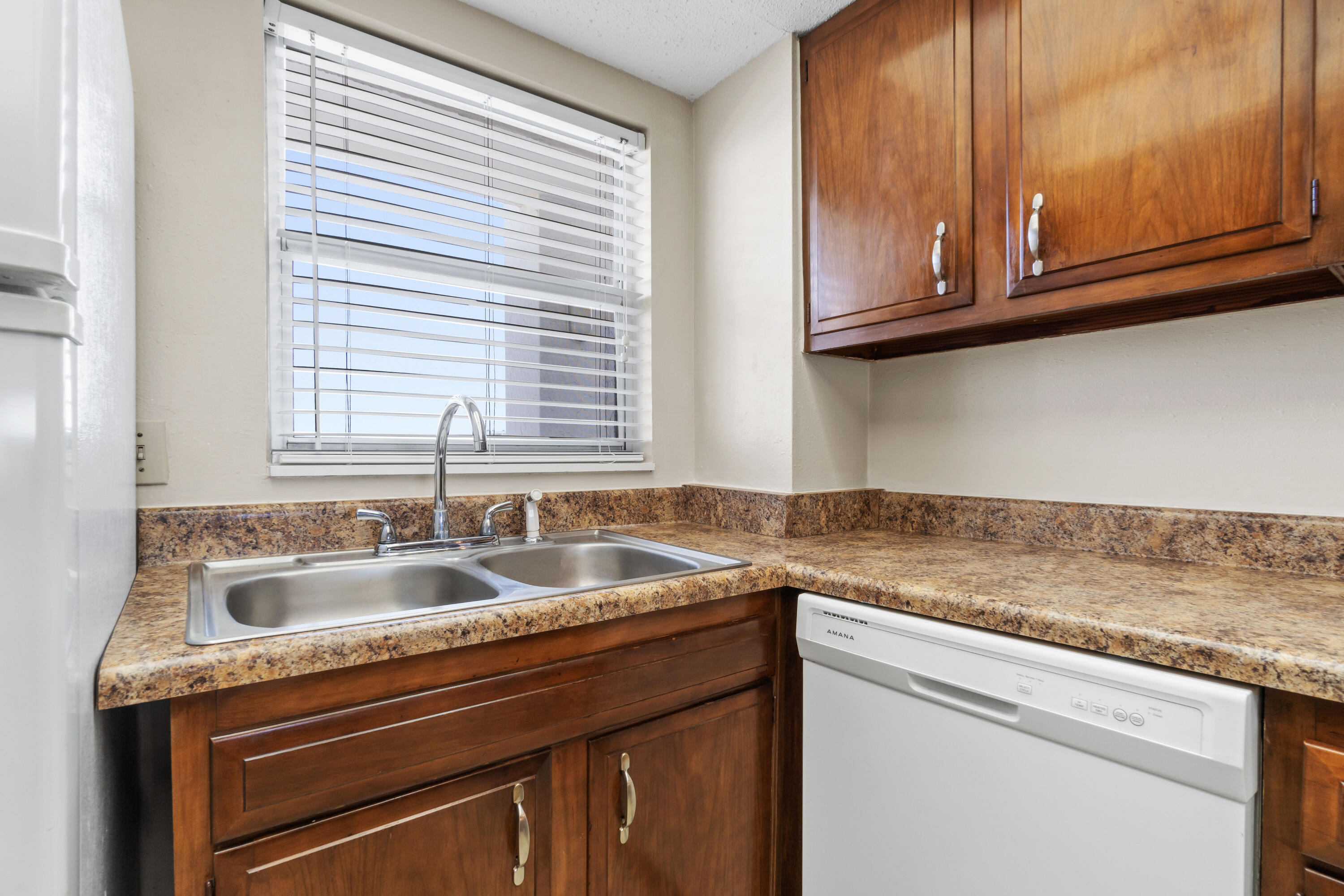 EL MATADOR CONDO - Residential