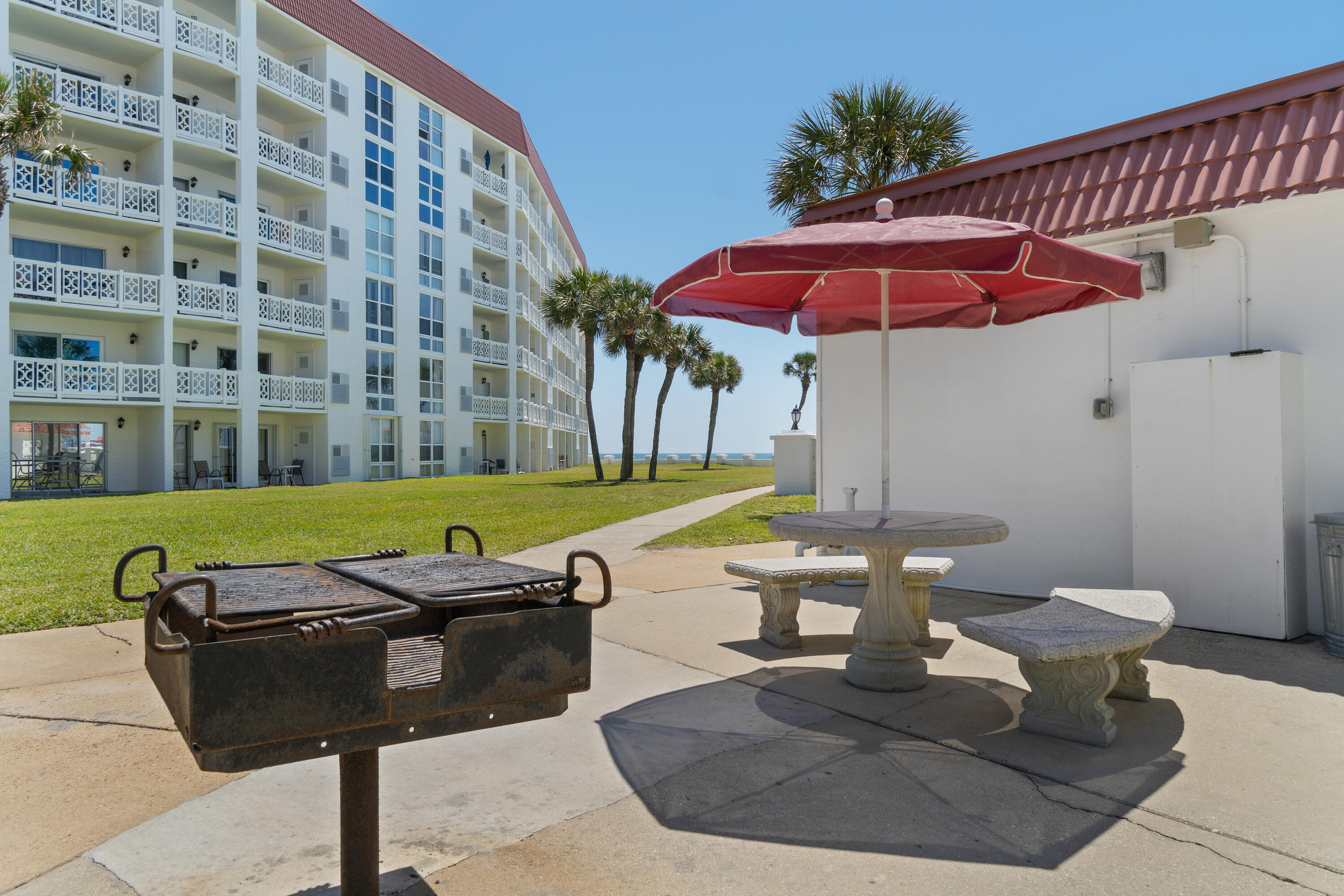 EL MATADOR CONDO - Residential