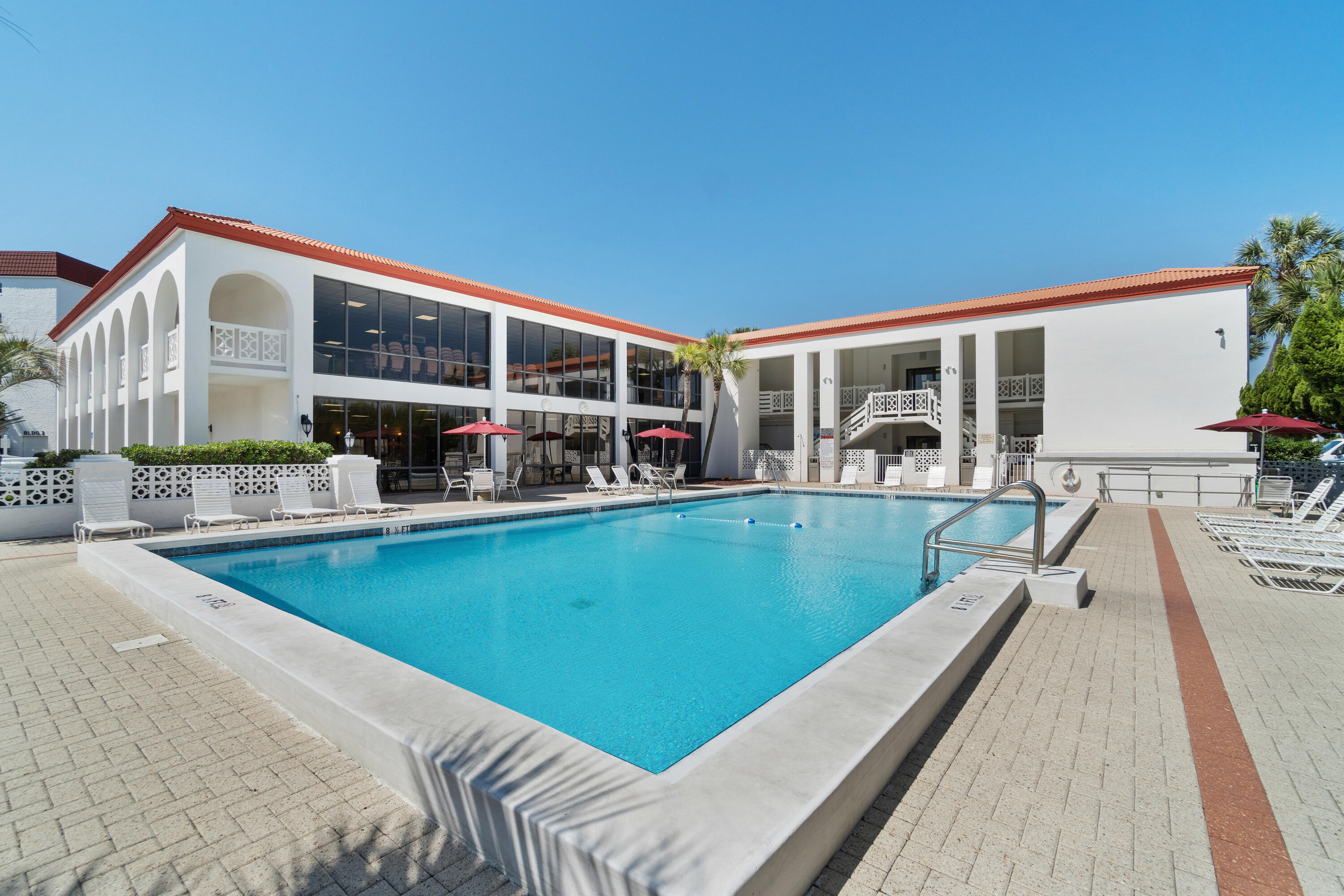 EL MATADOR CONDO - Residential