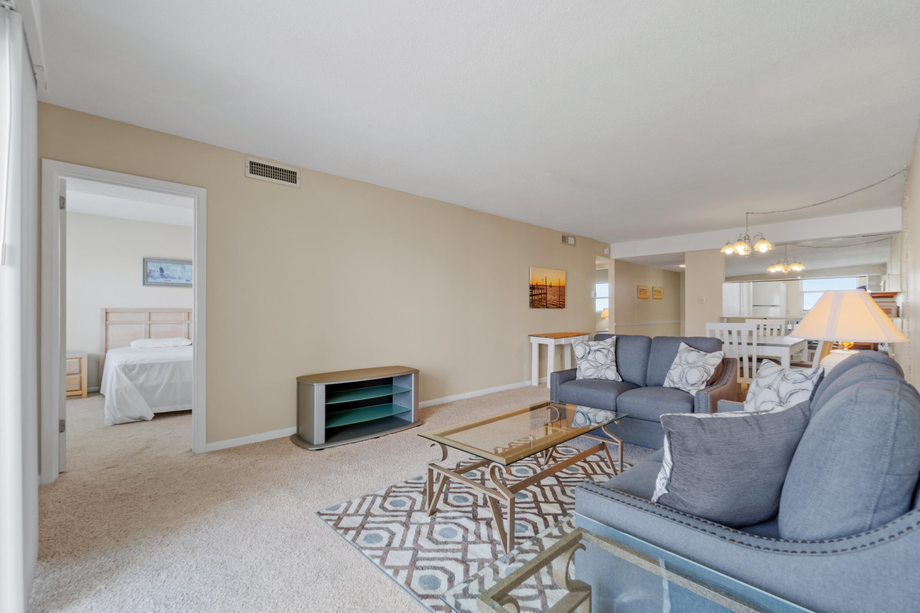 EL MATADOR CONDO - Residential