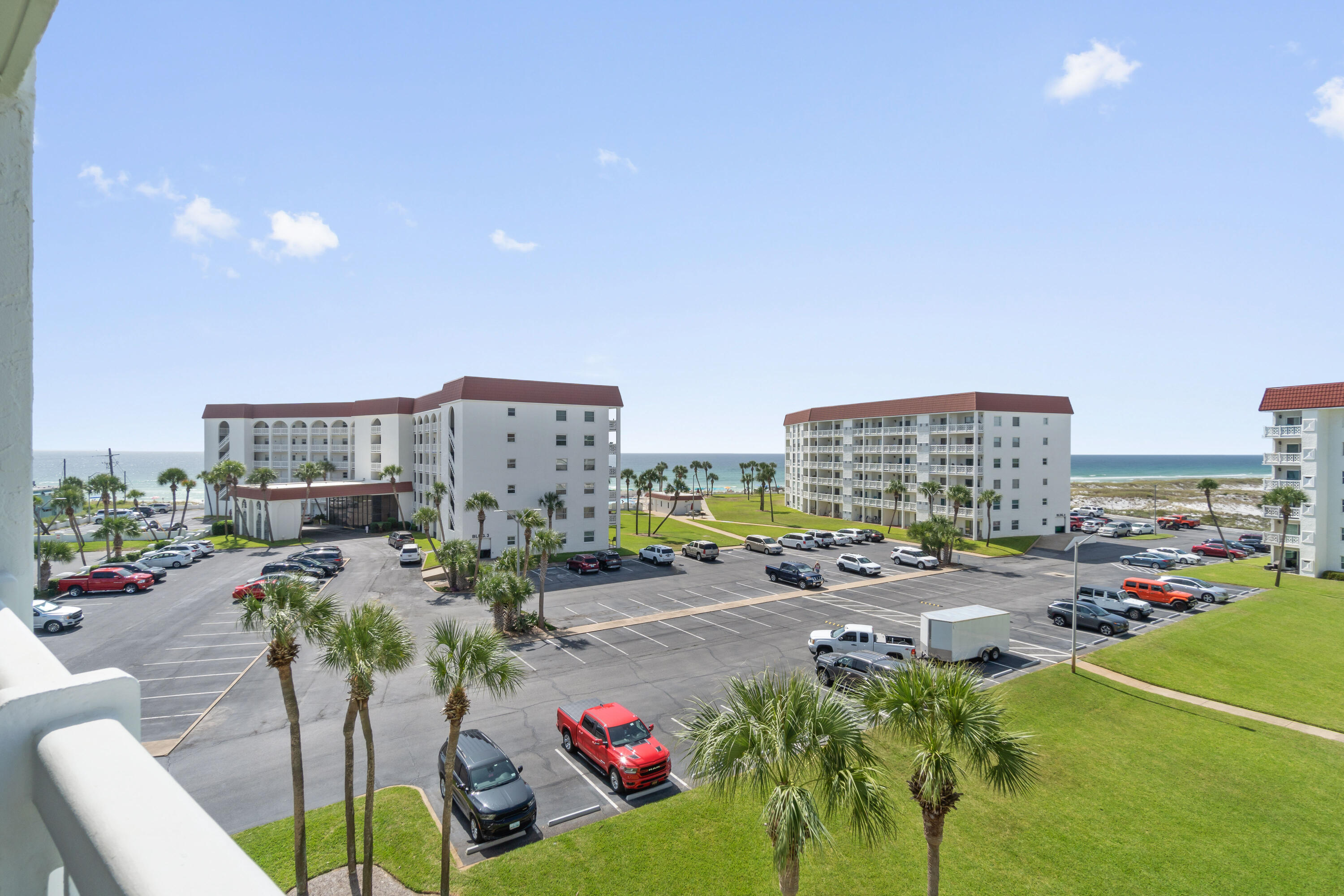 EL MATADOR CONDO - Residential