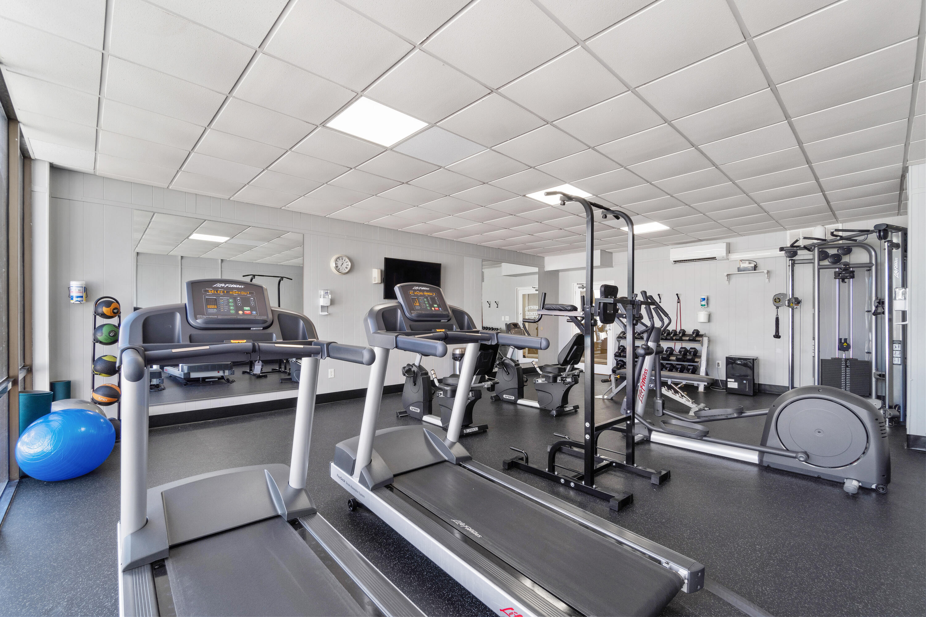 EL MATADOR CONDO - Residential