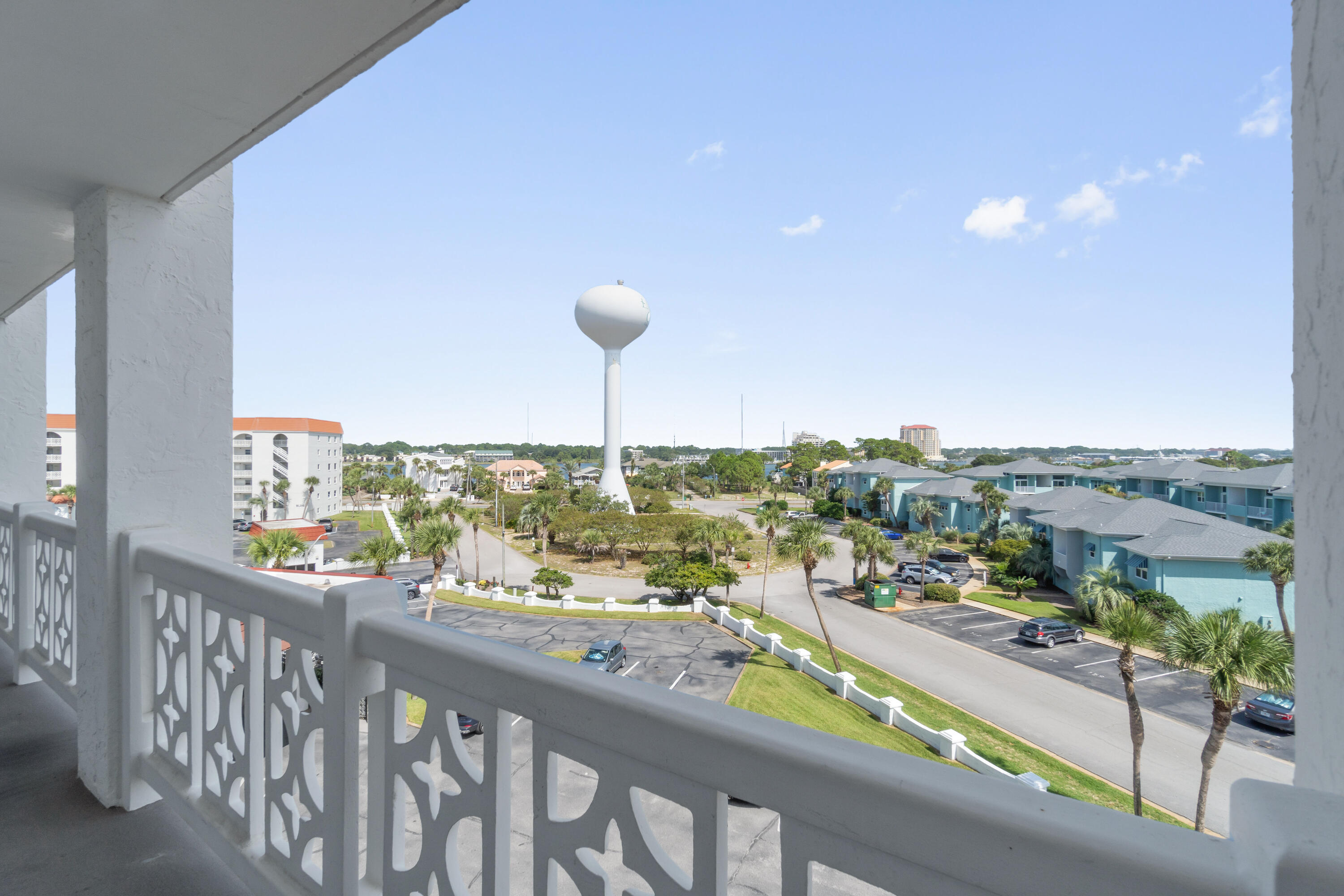 EL MATADOR CONDO - Residential