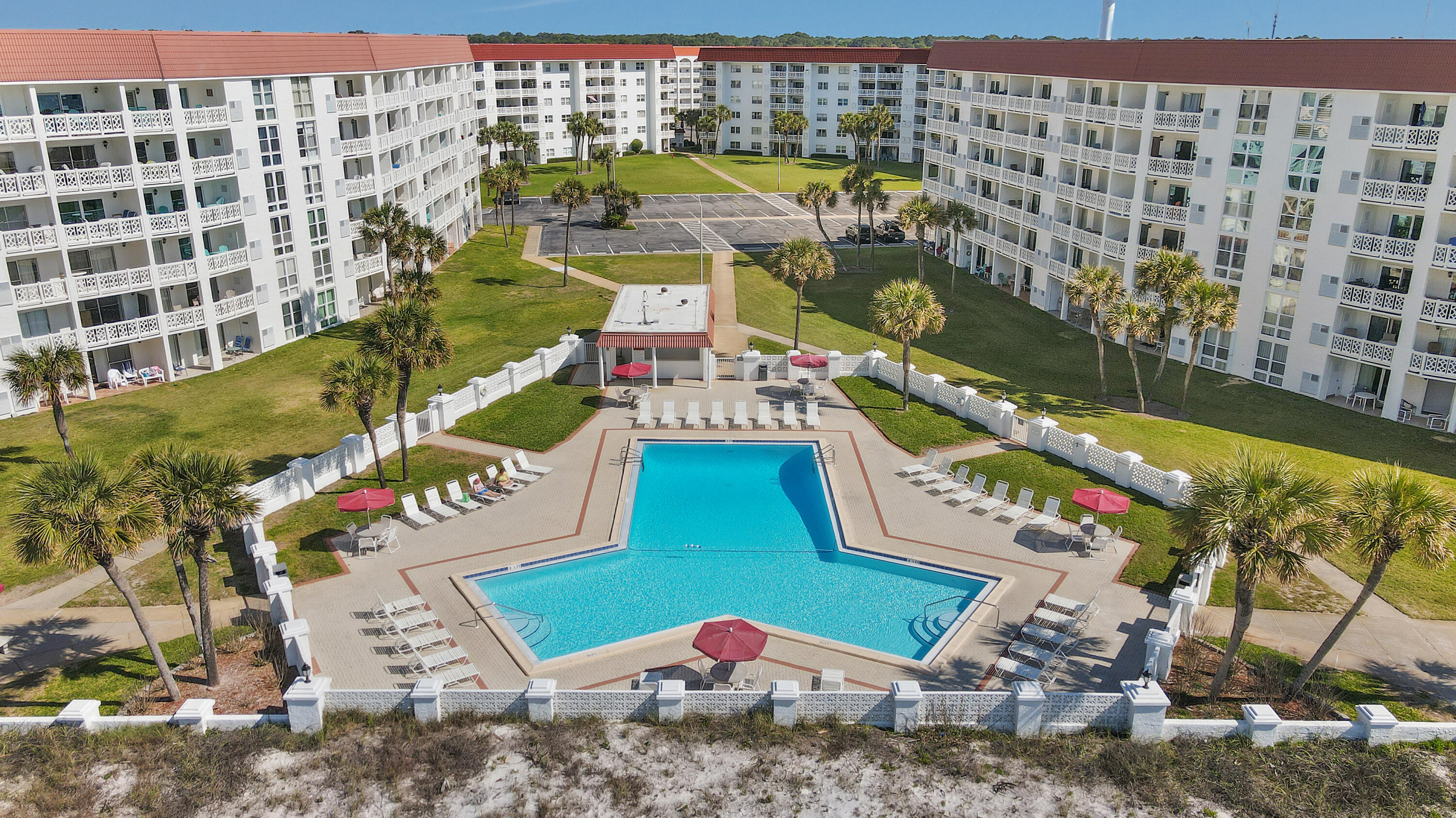 EL MATADOR CONDO - Residential