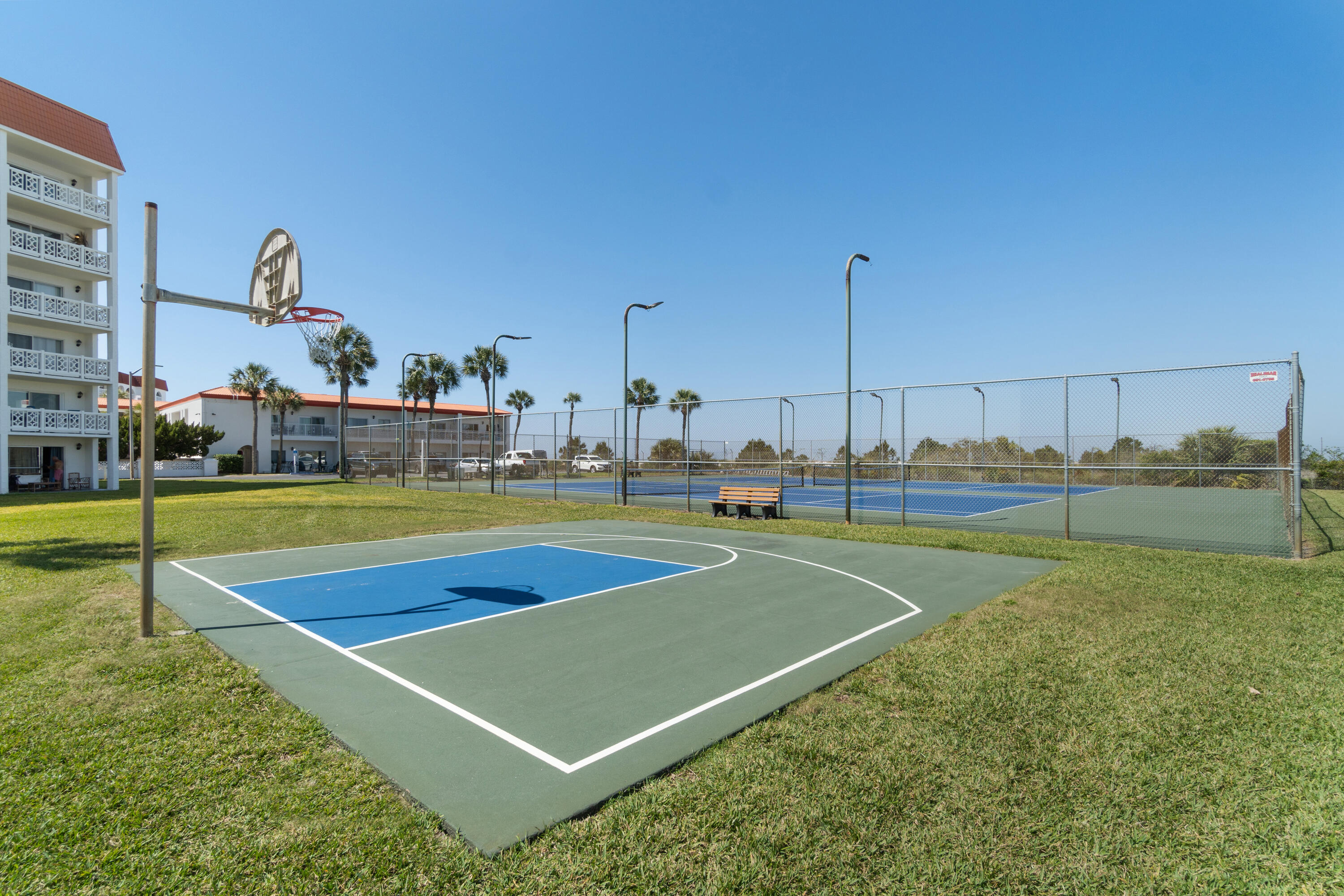 EL MATADOR CONDO - Residential