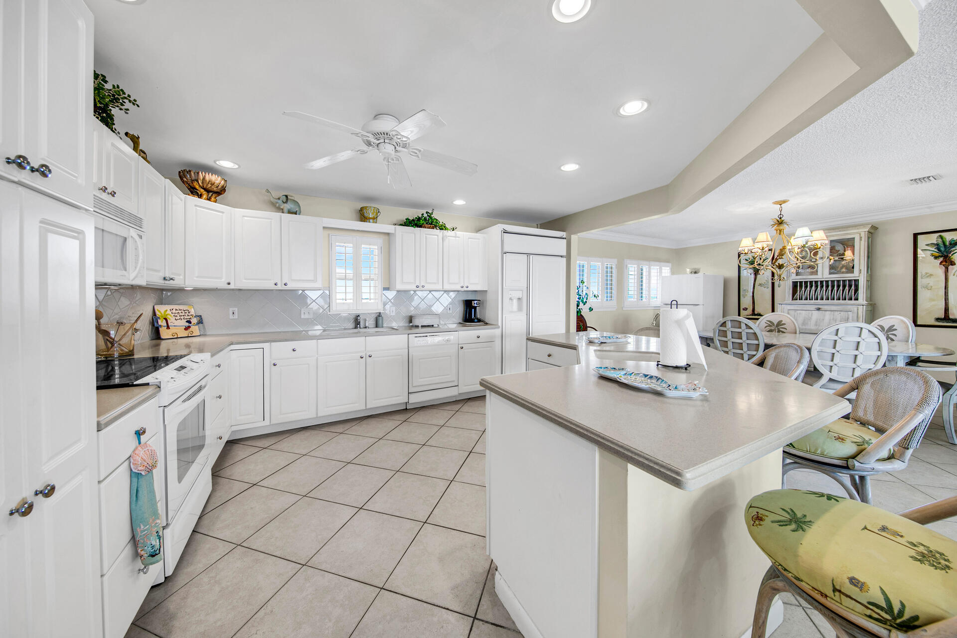 BEACH HOUSE CONDO PH 2 - Residential