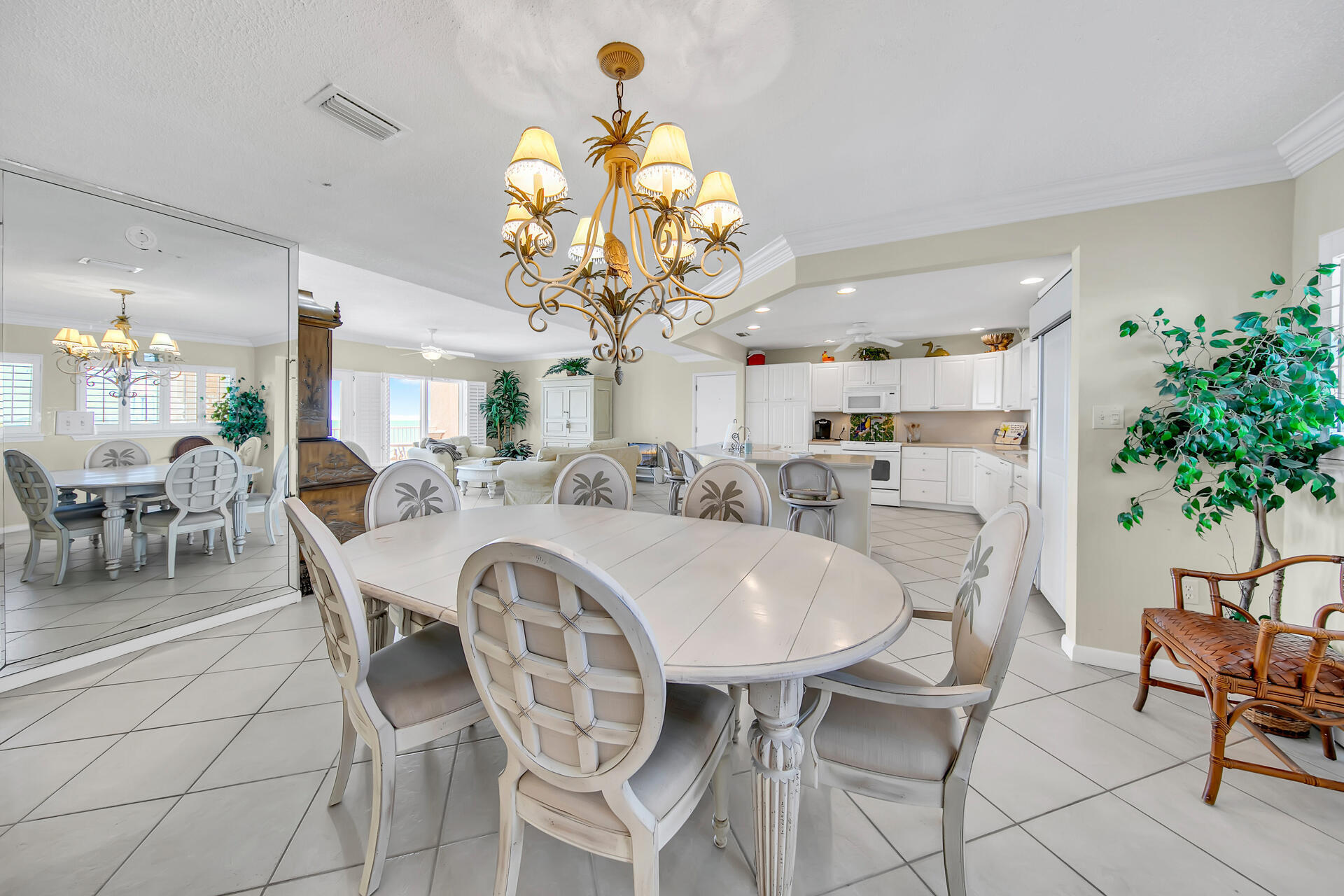 BEACH HOUSE CONDO PH 2 - Residential