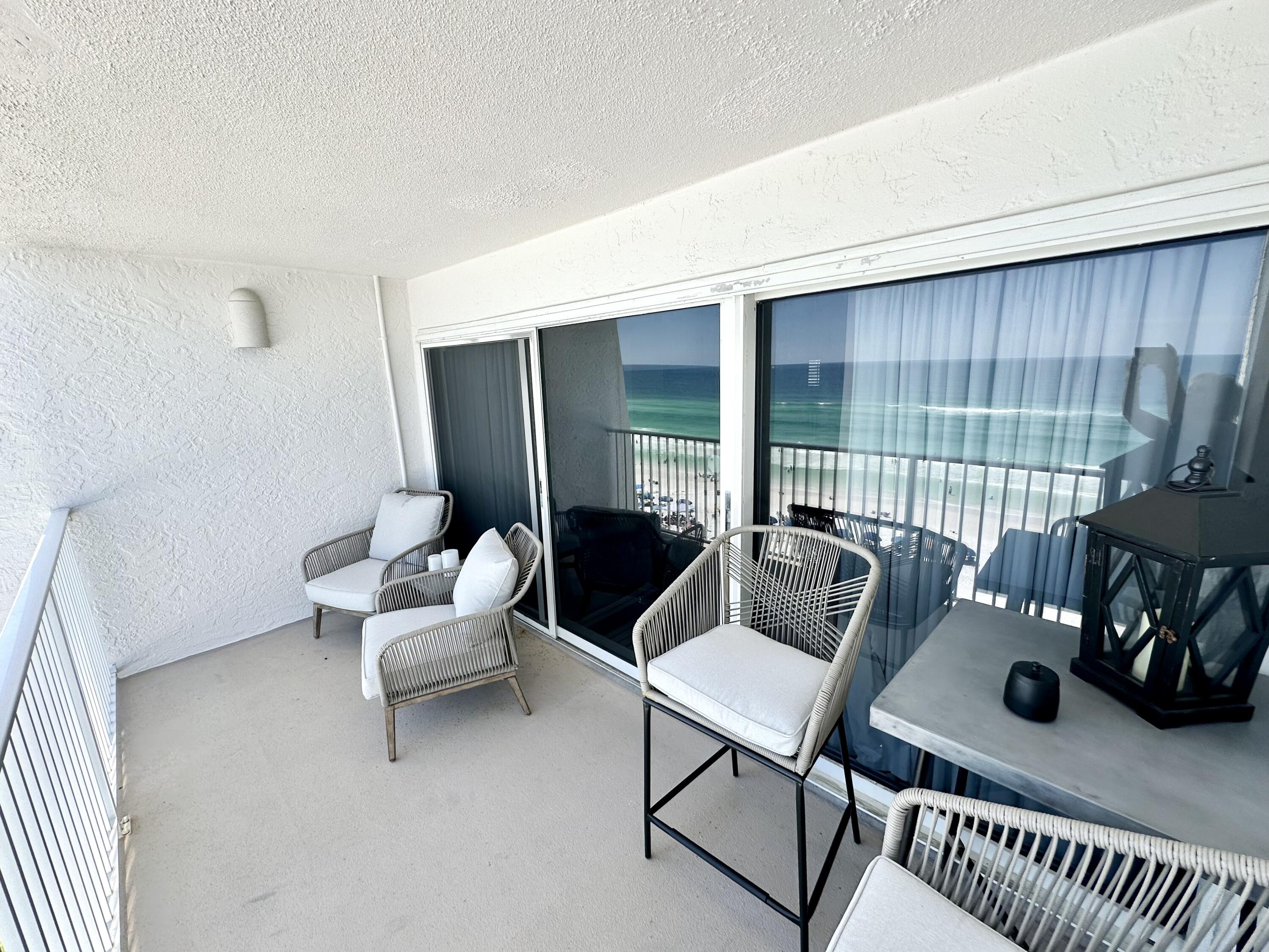 BEACH HOUSE CONDO - Residential