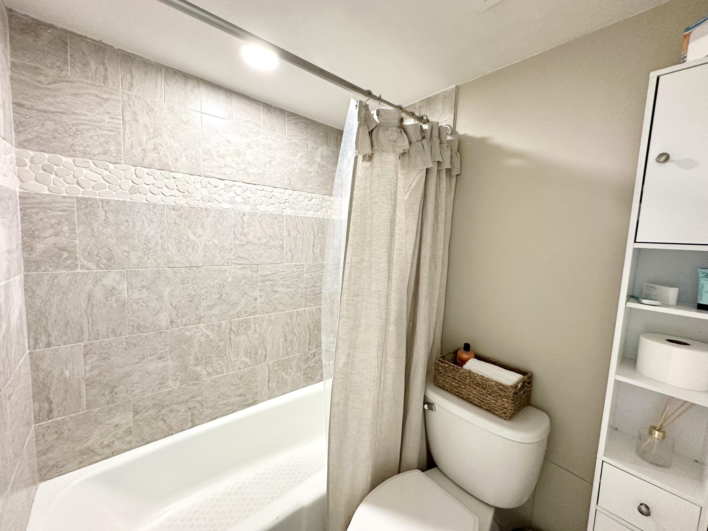 BEACH HOUSE CONDO - Residential