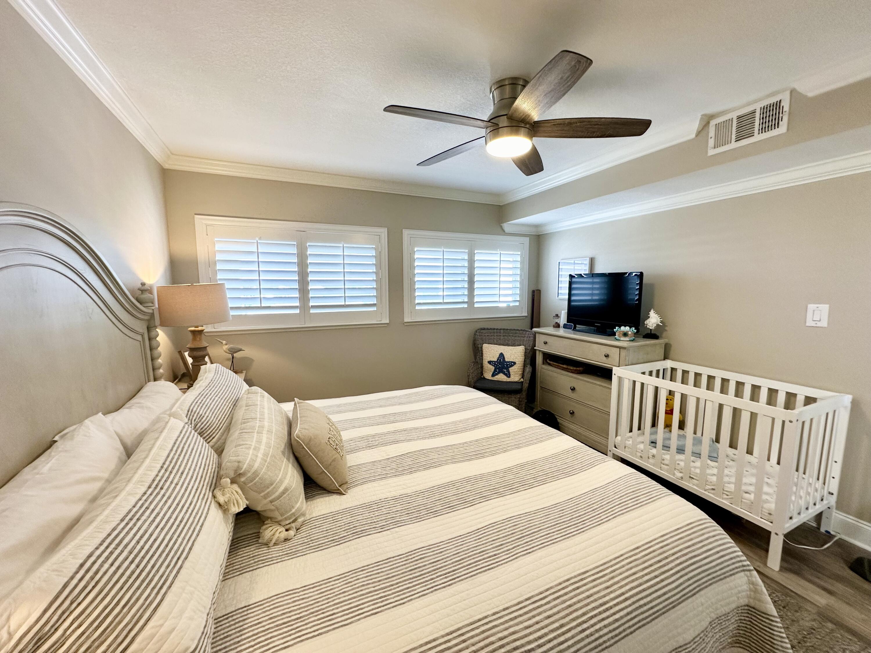 BEACH HOUSE CONDO - Residential