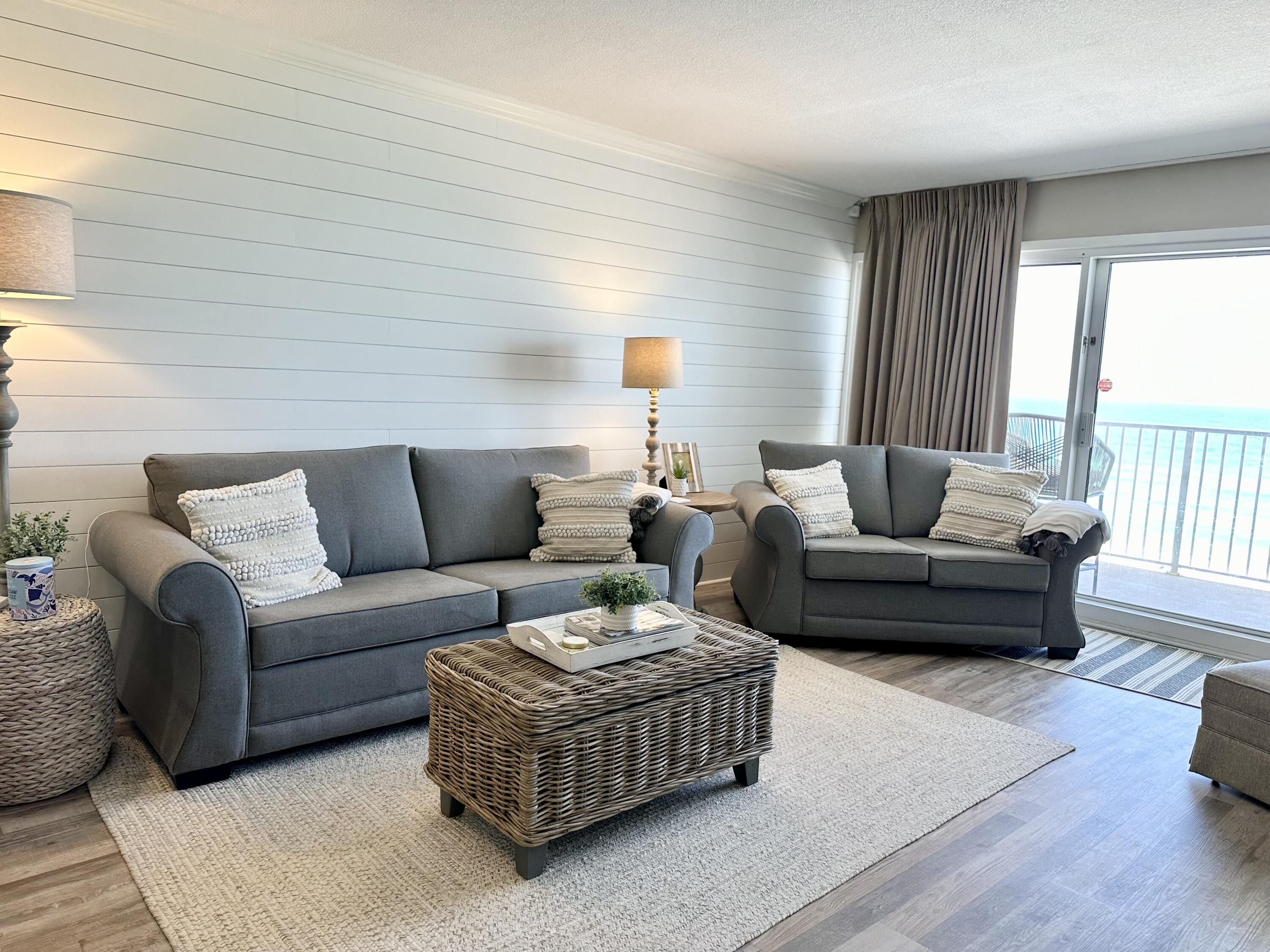 BEACH HOUSE CONDO - Residential