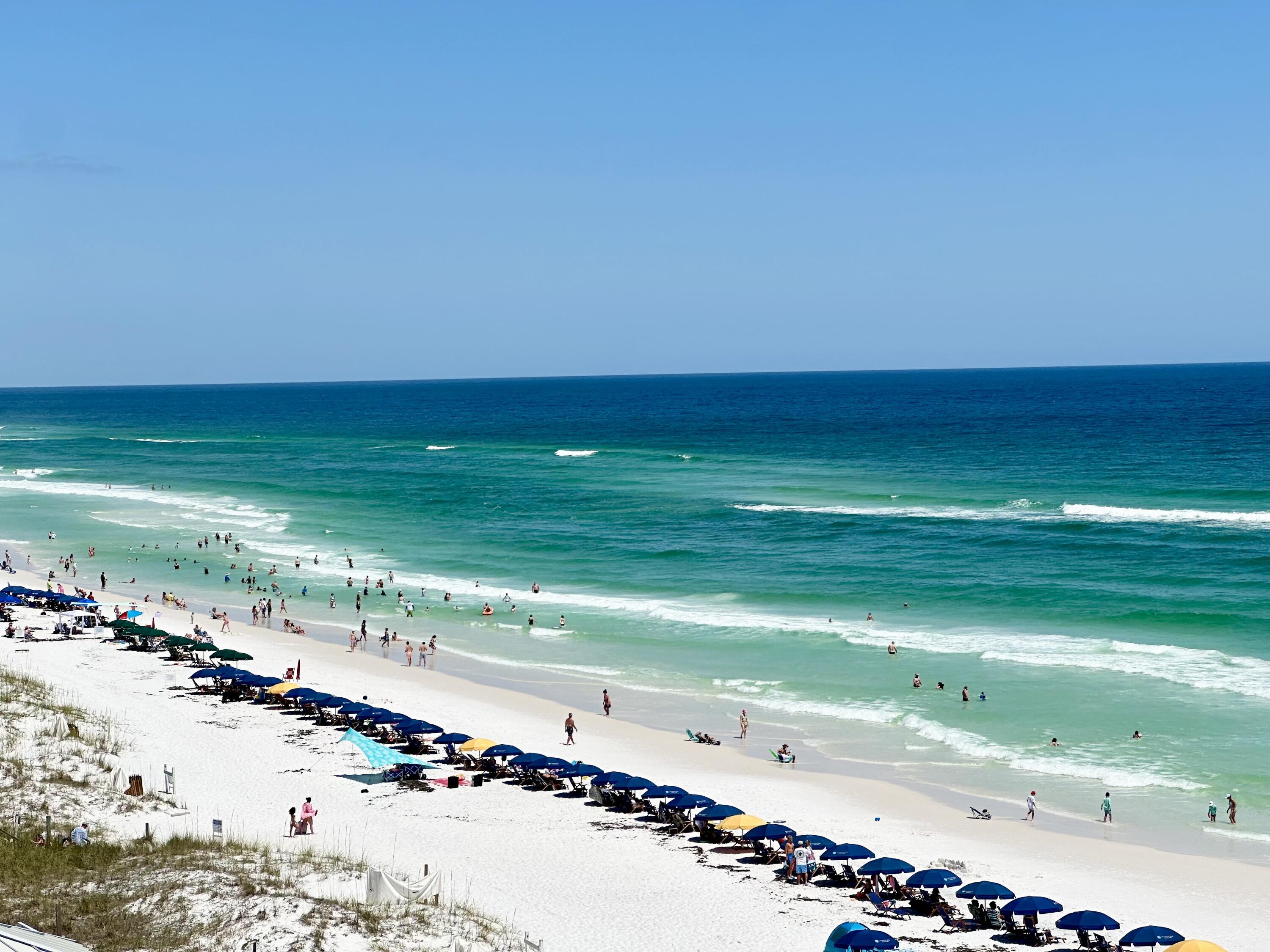 BEACH HOUSE CONDO - Residential