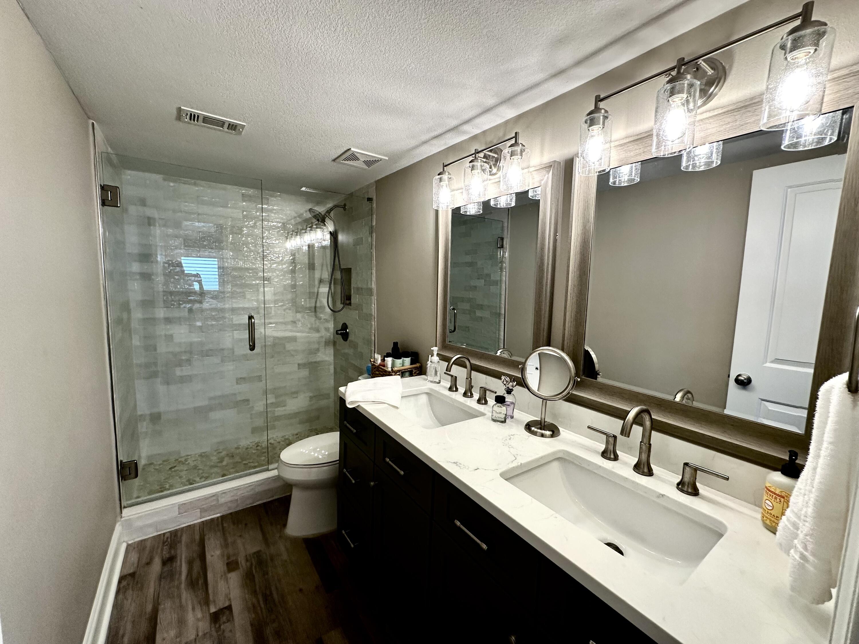 BEACH HOUSE CONDO - Residential