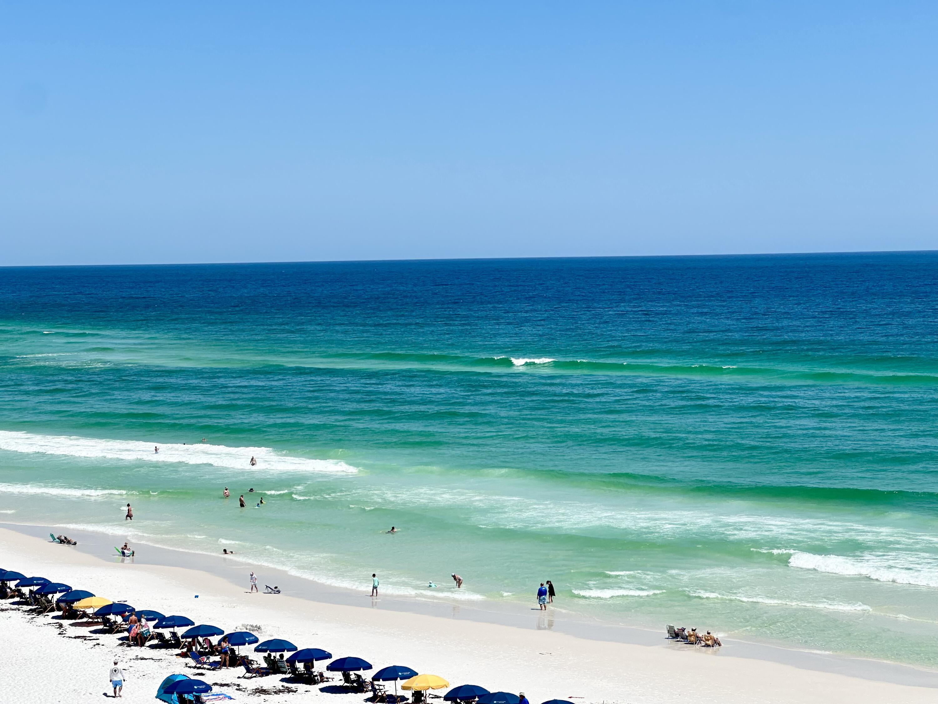 BEACH HOUSE CONDO - Residential