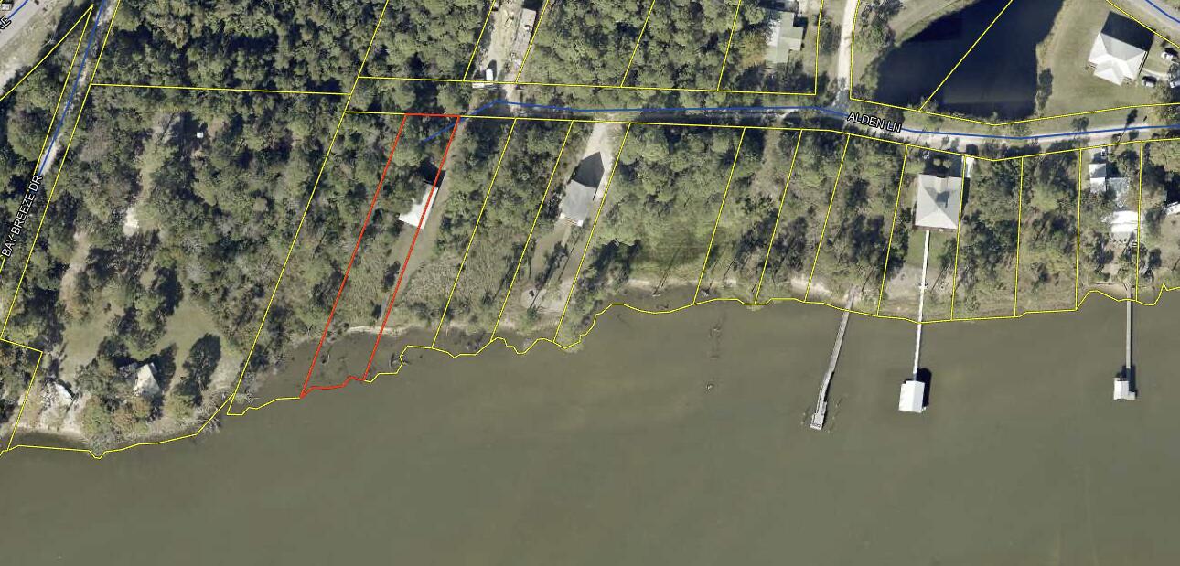 Beautiful Bayfront living at its finest! Sit on the back deck, and watch the bald eagles and dolphins along with all the other marine life! It doesn't get any better than this! This two bedroom Florida cottage sits right on the Choctawhatchee Bay. From the water's edge of your property, you can see both sunrise and sunset and do a little fishing. This is an incredible place on the water to utilize until you build your dream Bayfront home! Don't let this opportunity pass you by!