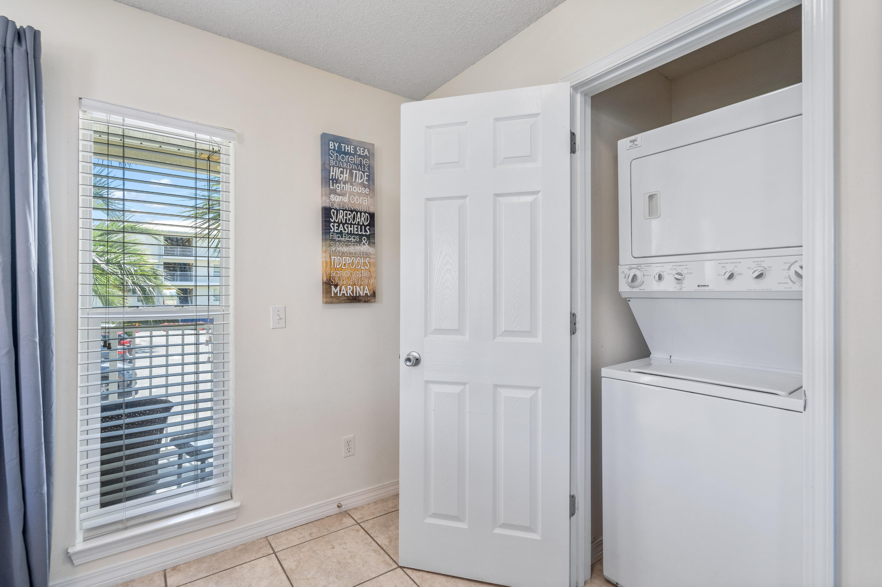 Gulf Island Condominium - Residential