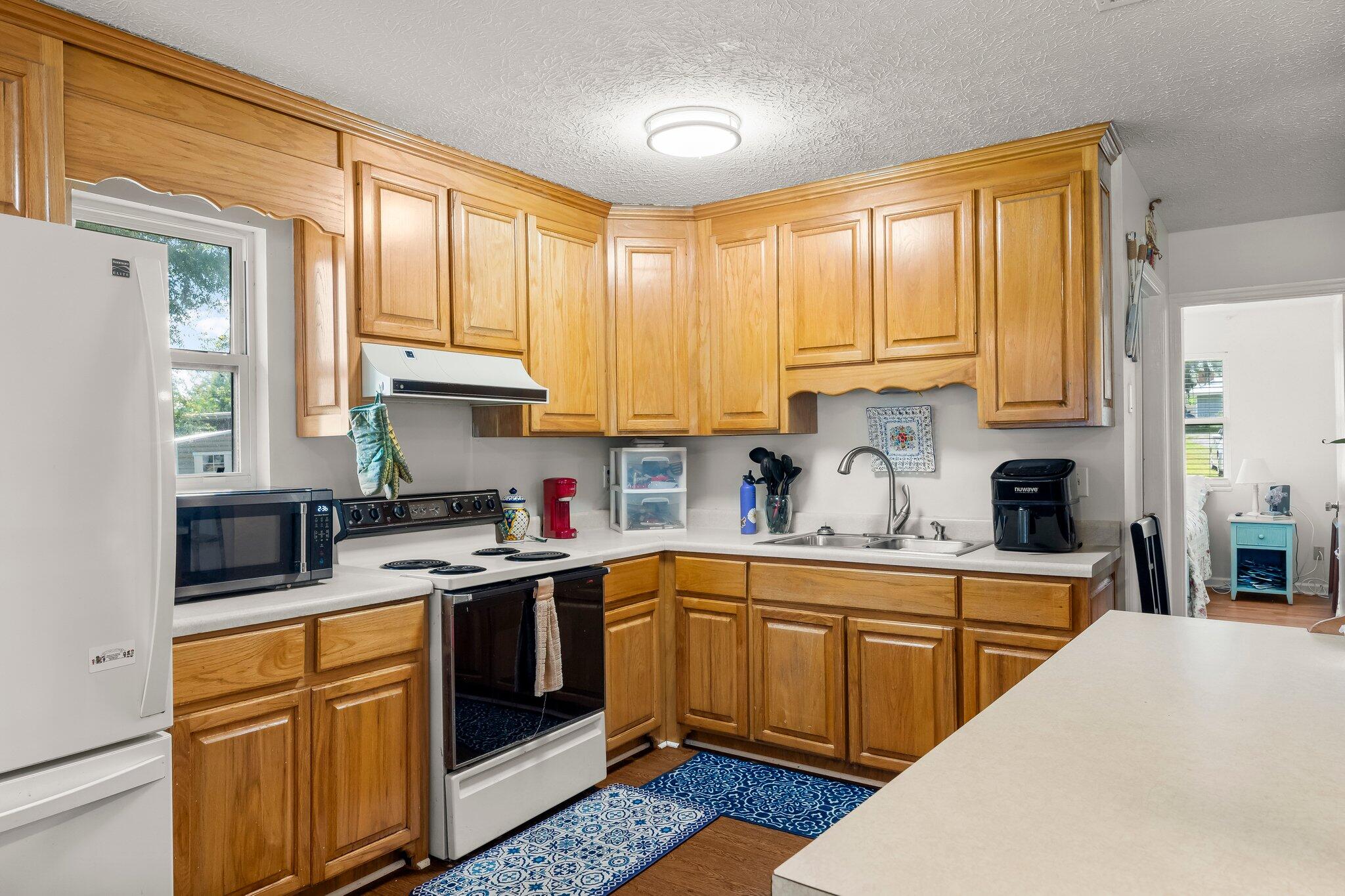 CEDAR CREEK HEIGHTS - Residential